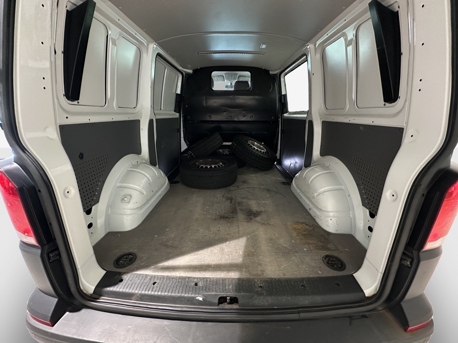 VW T6.1 2.0 TDI-image-10