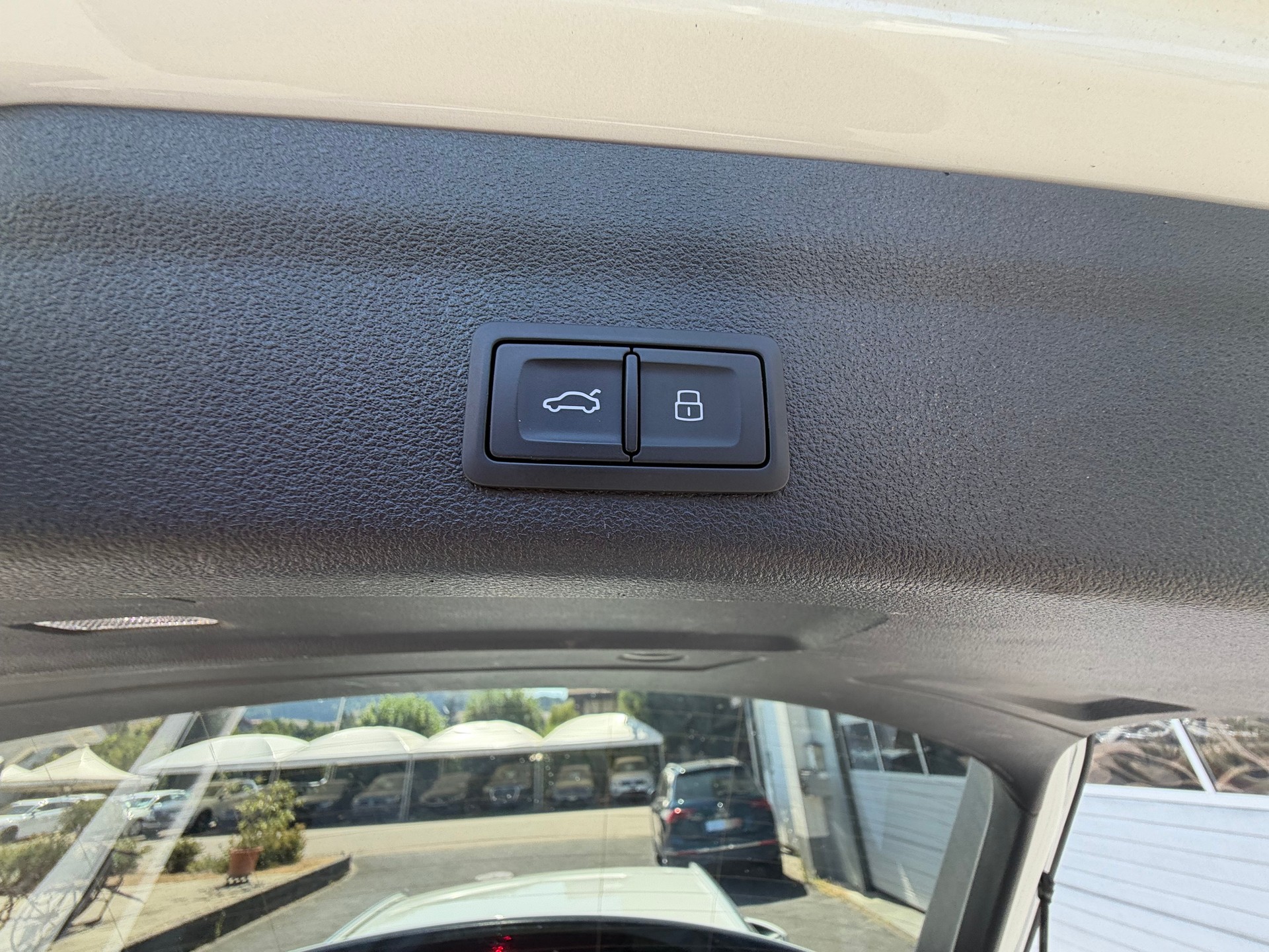 AUDI A6 Avant 40 TDI Attraction quattro S-tronic-image-10