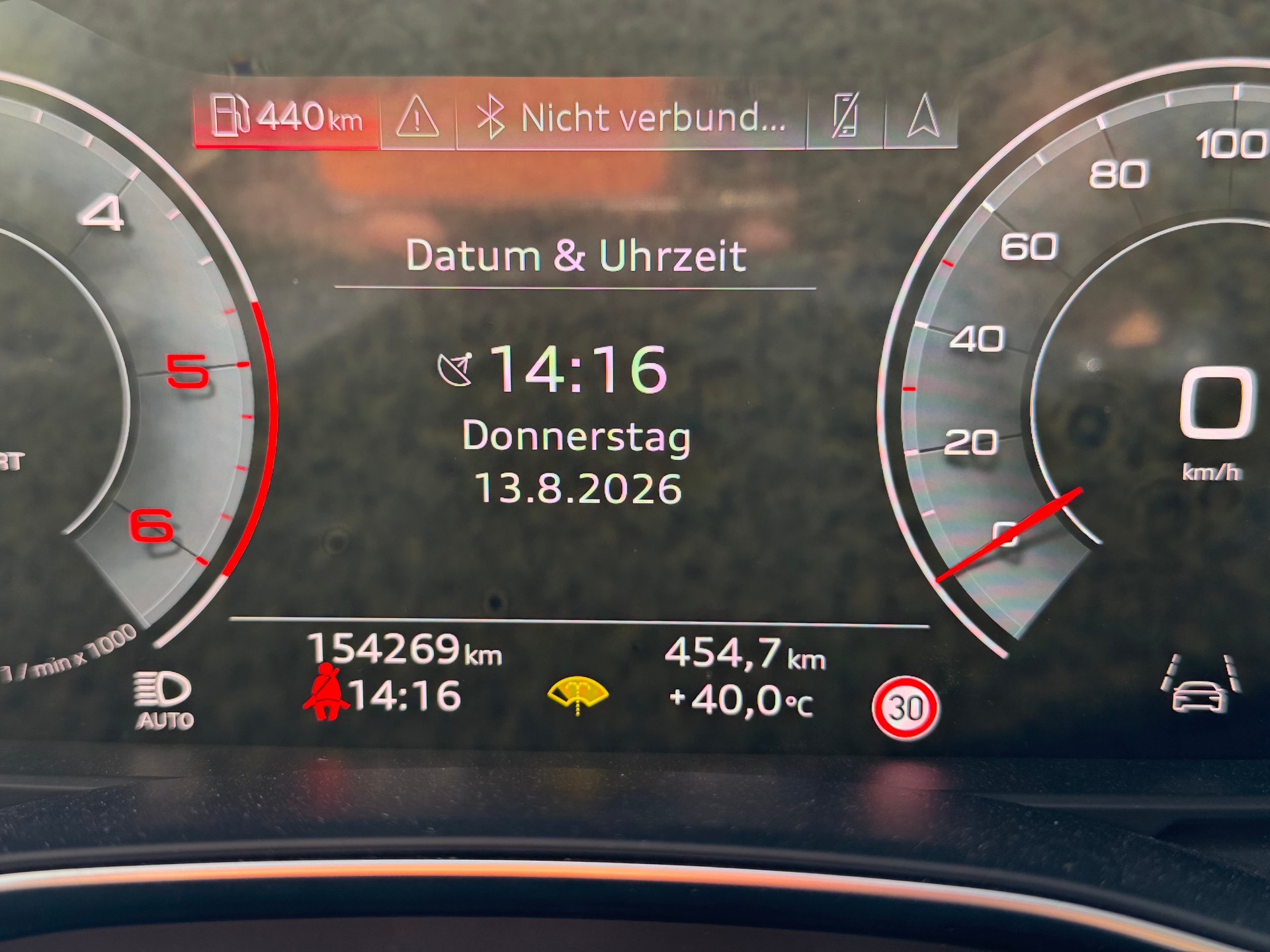 AUDI A6 Avant 40 TDI Attraction quattro S-tronic-image-12