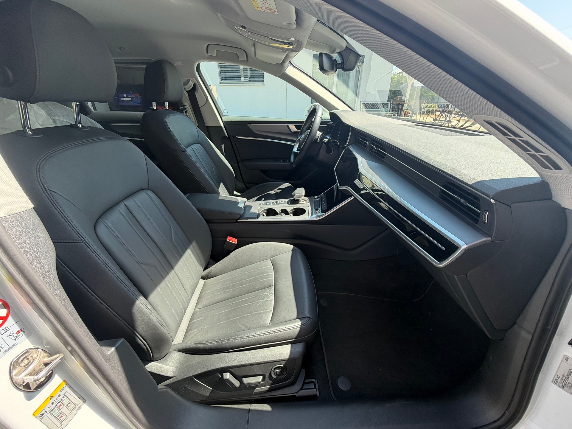 AUDI A6 Avant 40 TDI Attraction quattro S-tronic-image-9