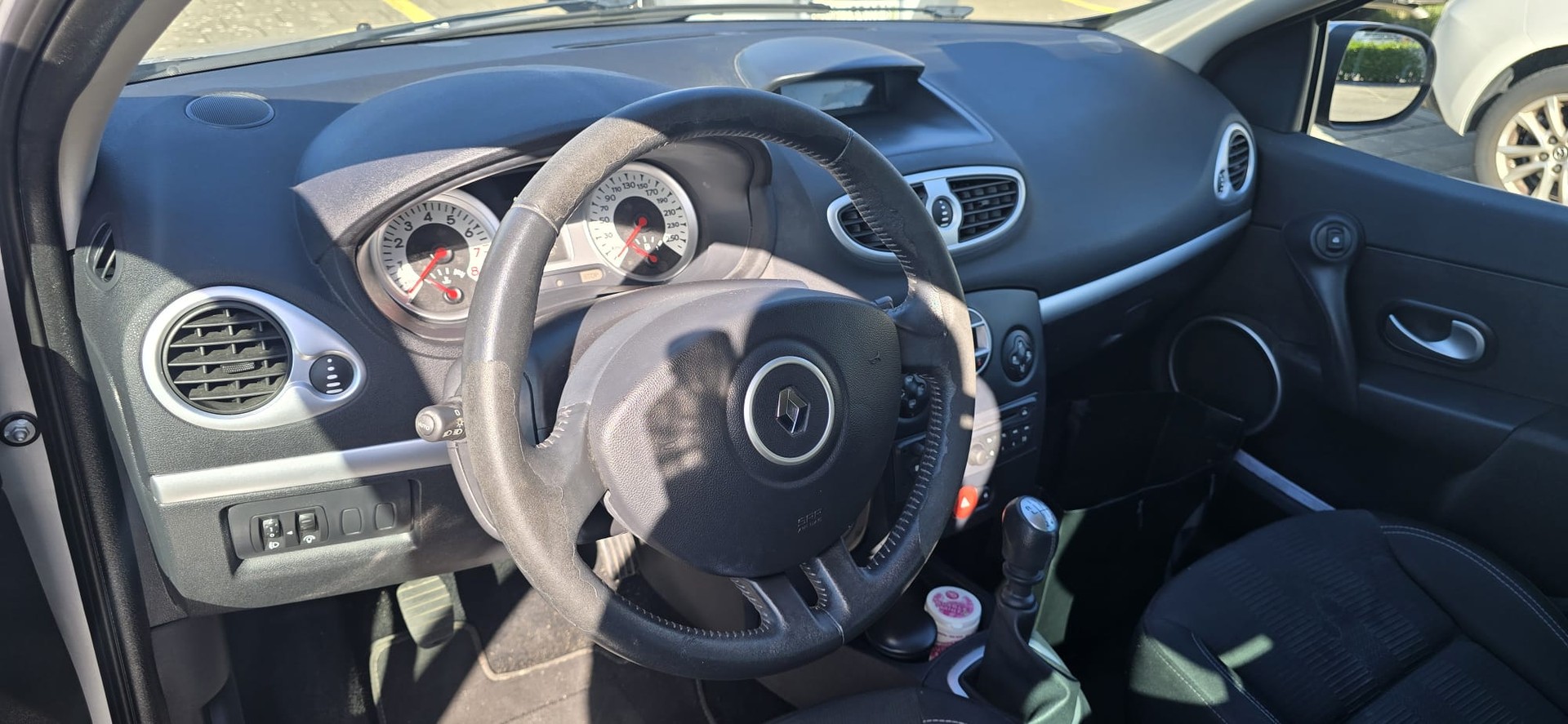 RENAULT Clio 1.6 16V Dynamique-image-4