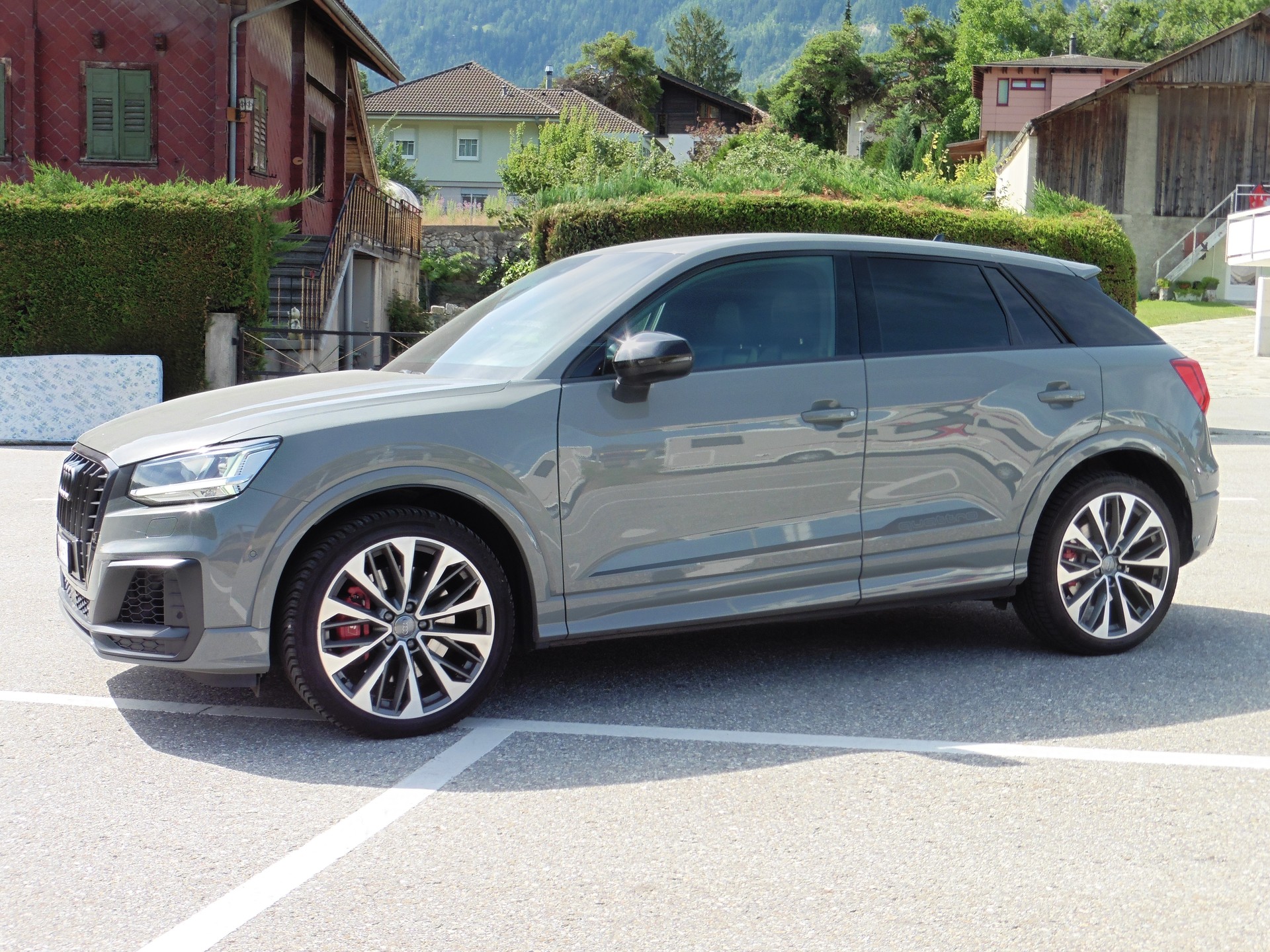 AUDI SQ2 TFSI quattro S-tronic-image-5