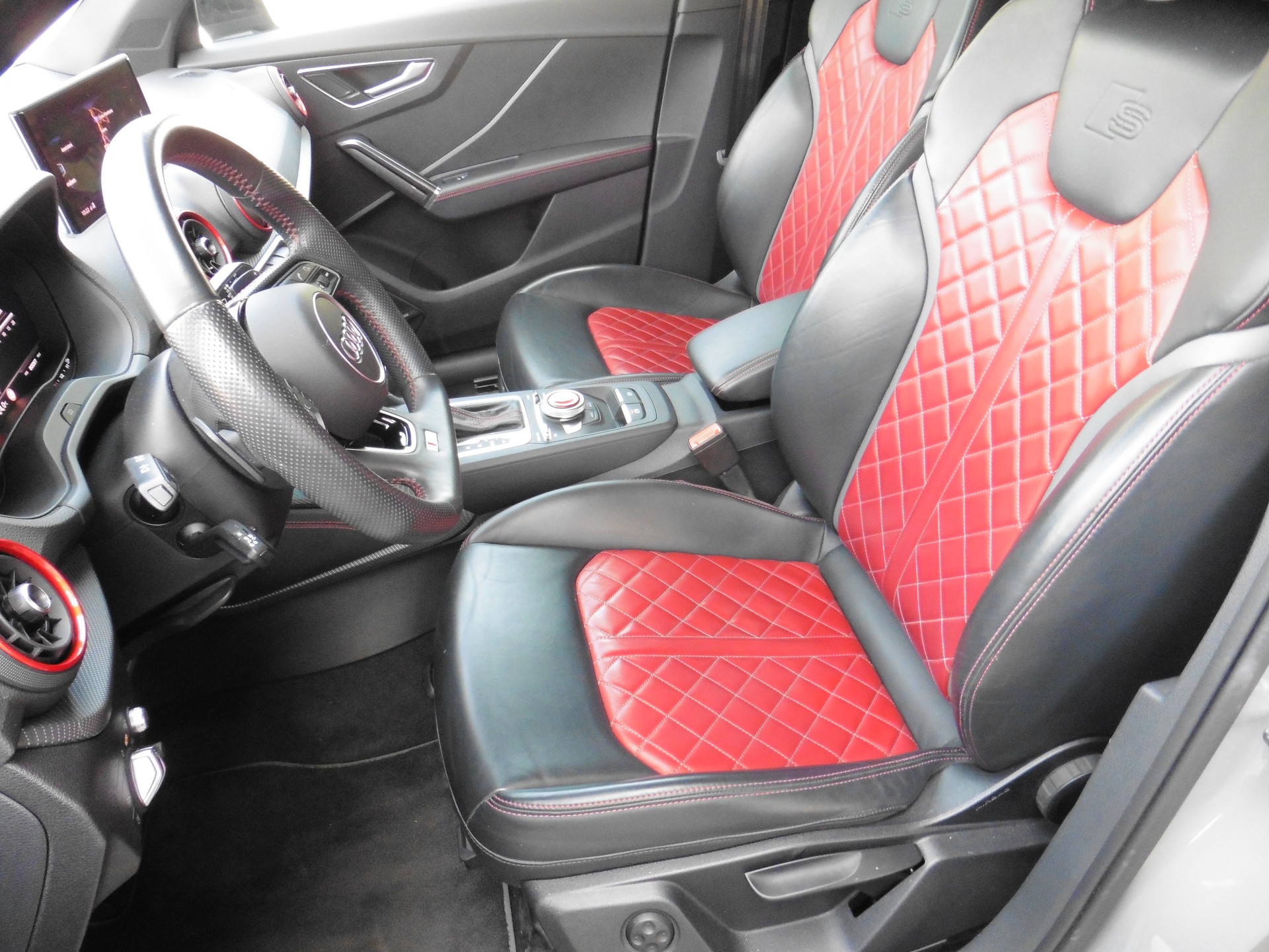 AUDI SQ2 TFSI quattro S-tronic-image-14