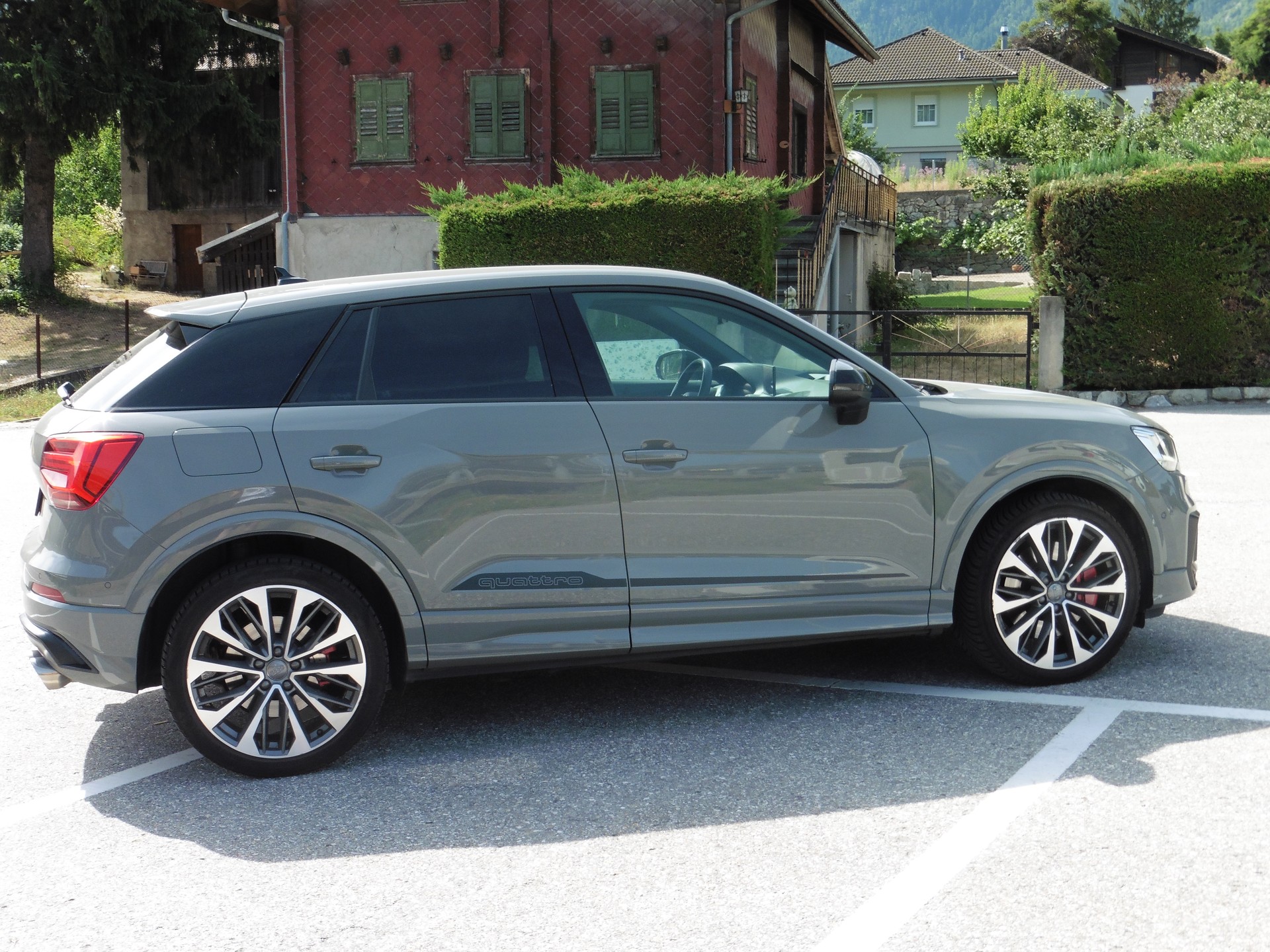 AUDI SQ2 TFSI quattro S-tronic-image-11