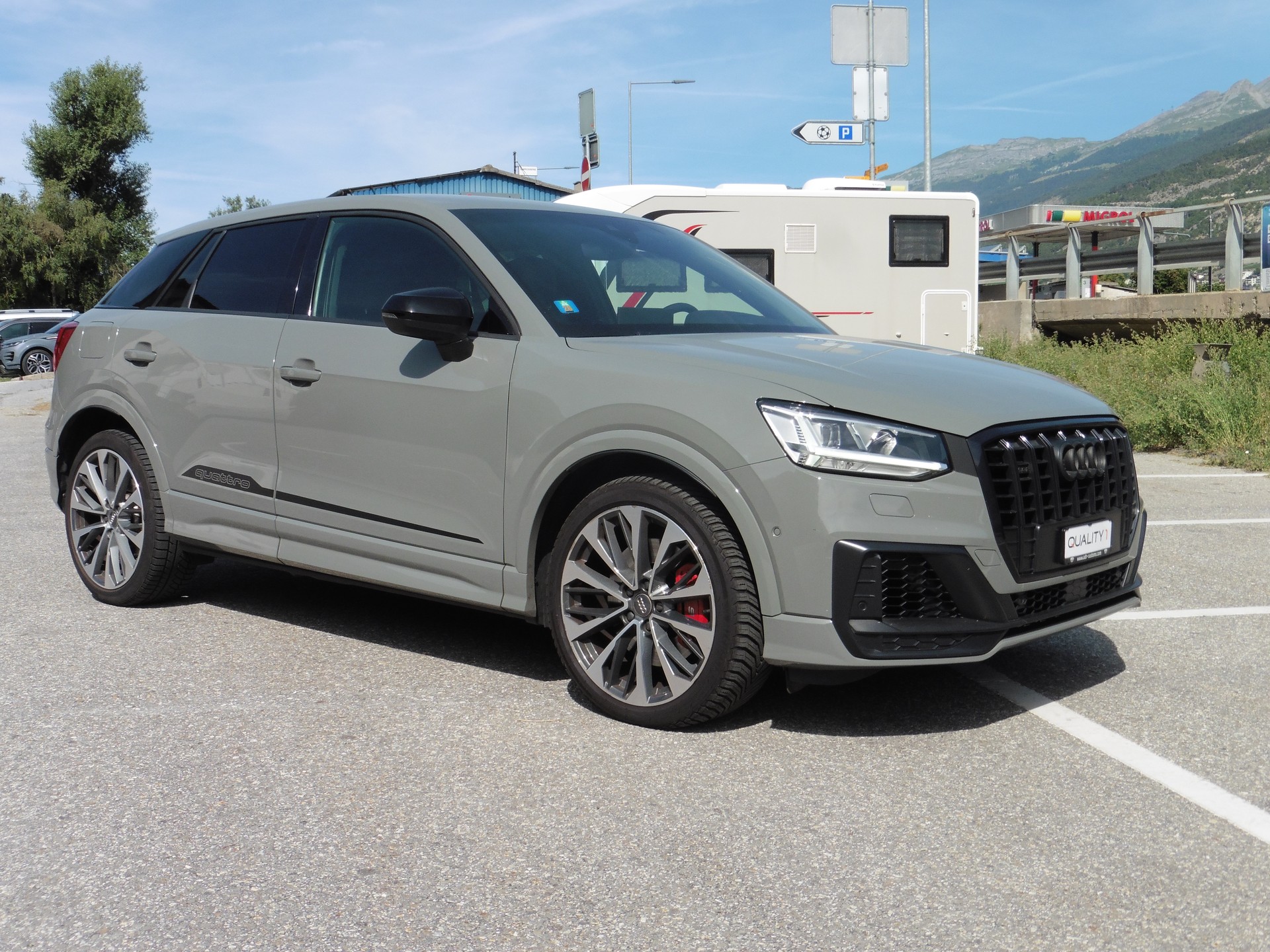 AUDI SQ2 TFSI quattro S-tronic-image-1