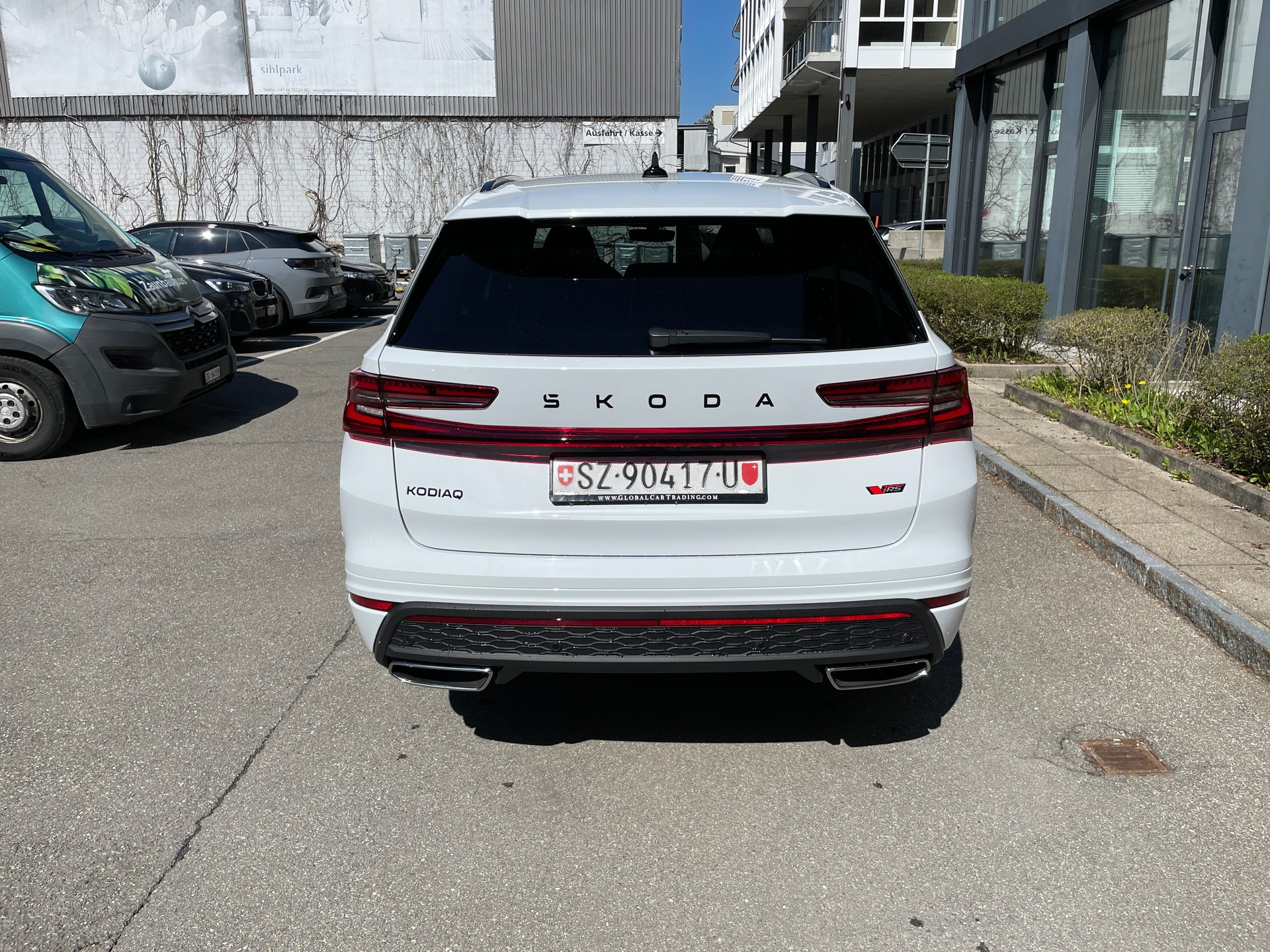 SKODA Kodiaq 2.0 TSI RS 4x4, 7-Sitzer, Standheizung, AHK, Head-up-image-3
