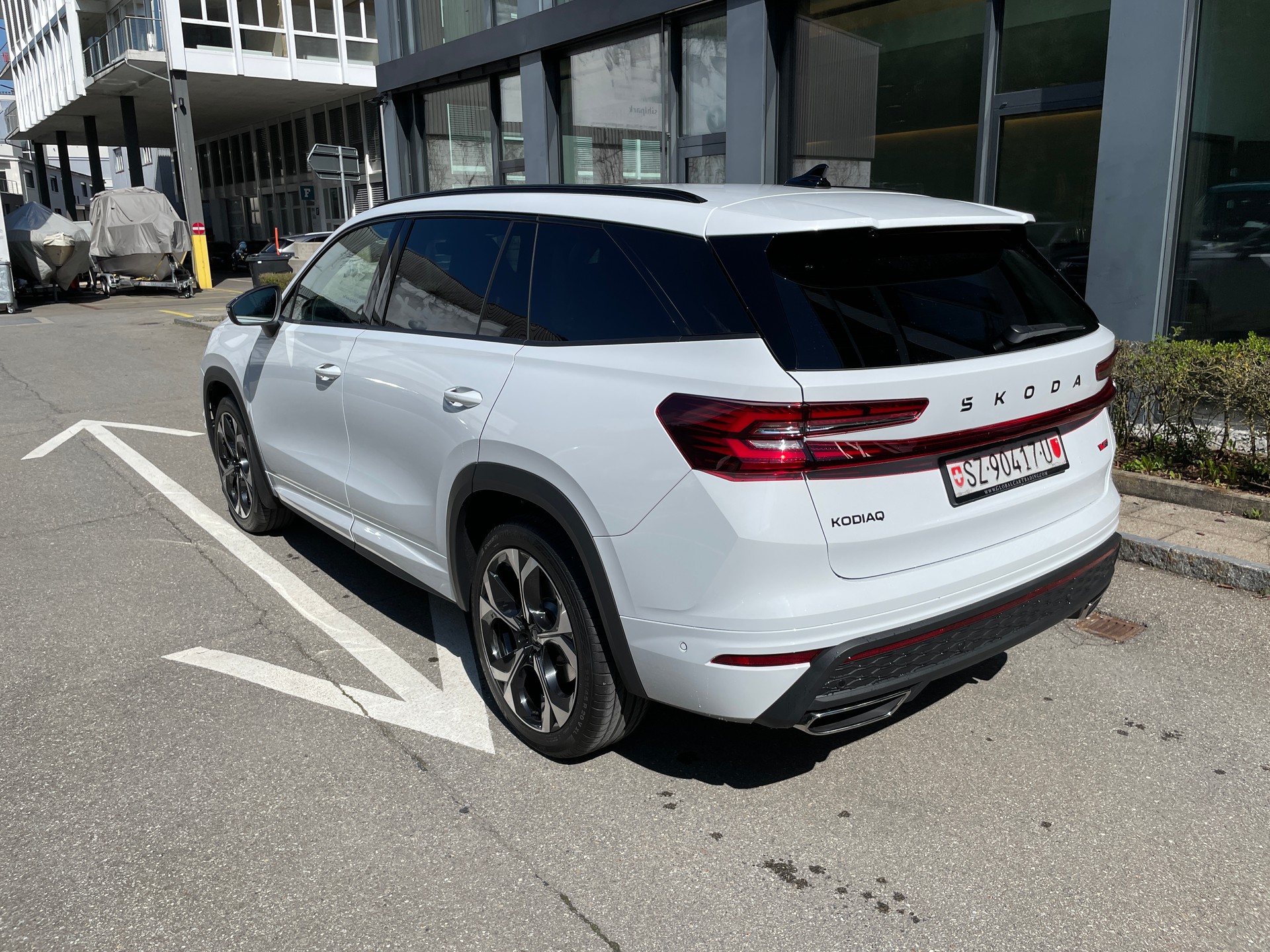 SKODA Kodiaq 2.0 TSI RS 4x4, 7-Sitzer, Standheizung, AHK, Head-up-image-2