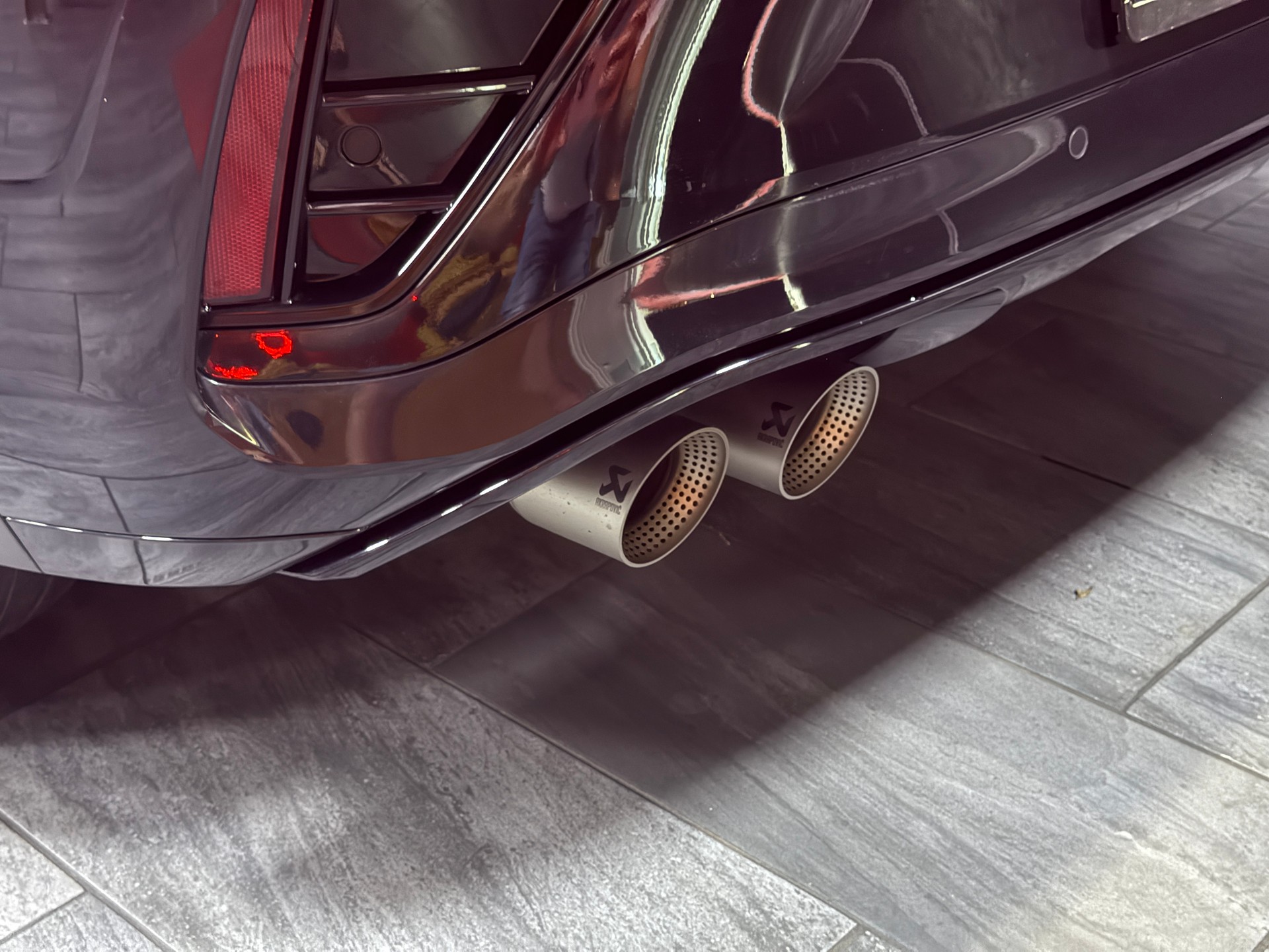 VW T-Roc 2.0 TSI R DSG 4Motion / CH Fz 1 Hand / Vollausstattung / Panorama-image-9