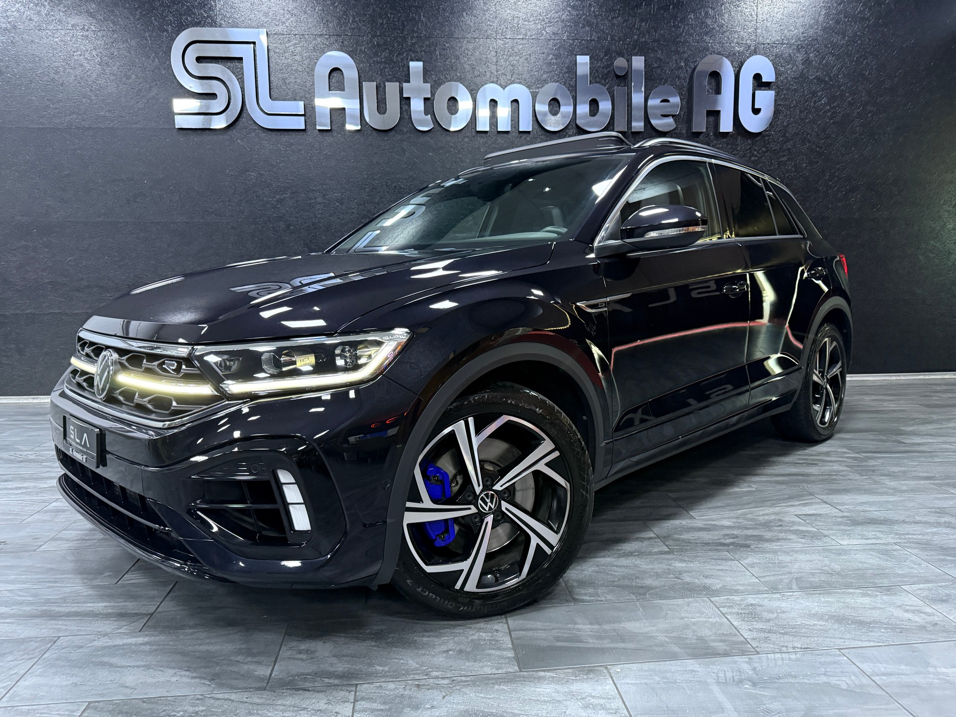 VW T-Roc 2.0 TSI R DSG 4Motion / CH Fz 1 Hand / Vollausstattung / Panorama-image-1