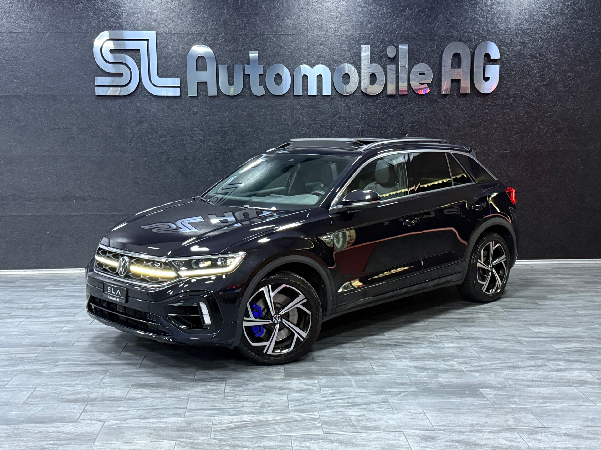 VW T-Roc 2.0 TSI R DSG 4Motion / CH Fz 1 Hand / Vollausstattung / Panorama-image-0