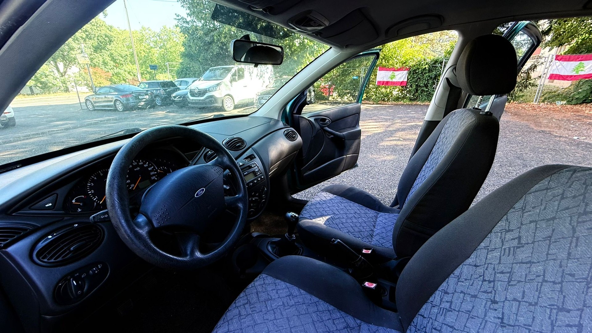 FORD Focus 1.4i 16V Ambiente-image-8