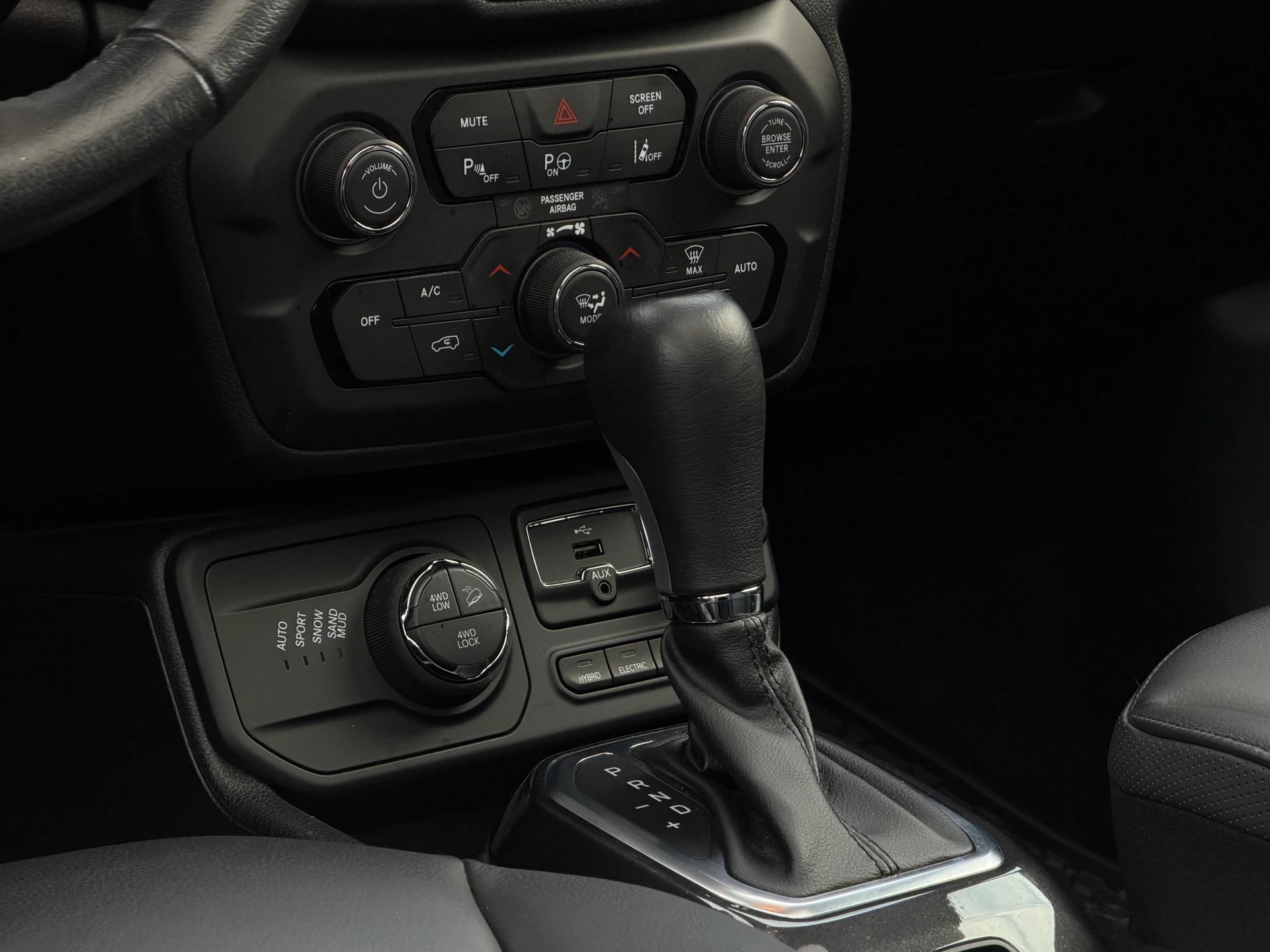 JEEP Renegade 1.3 T PHEV S AWD-image-8