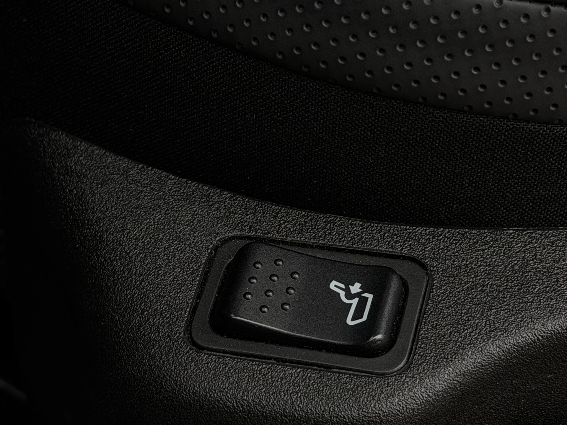 JEEP Renegade 1.3 T PHEV S AWD-image-11
