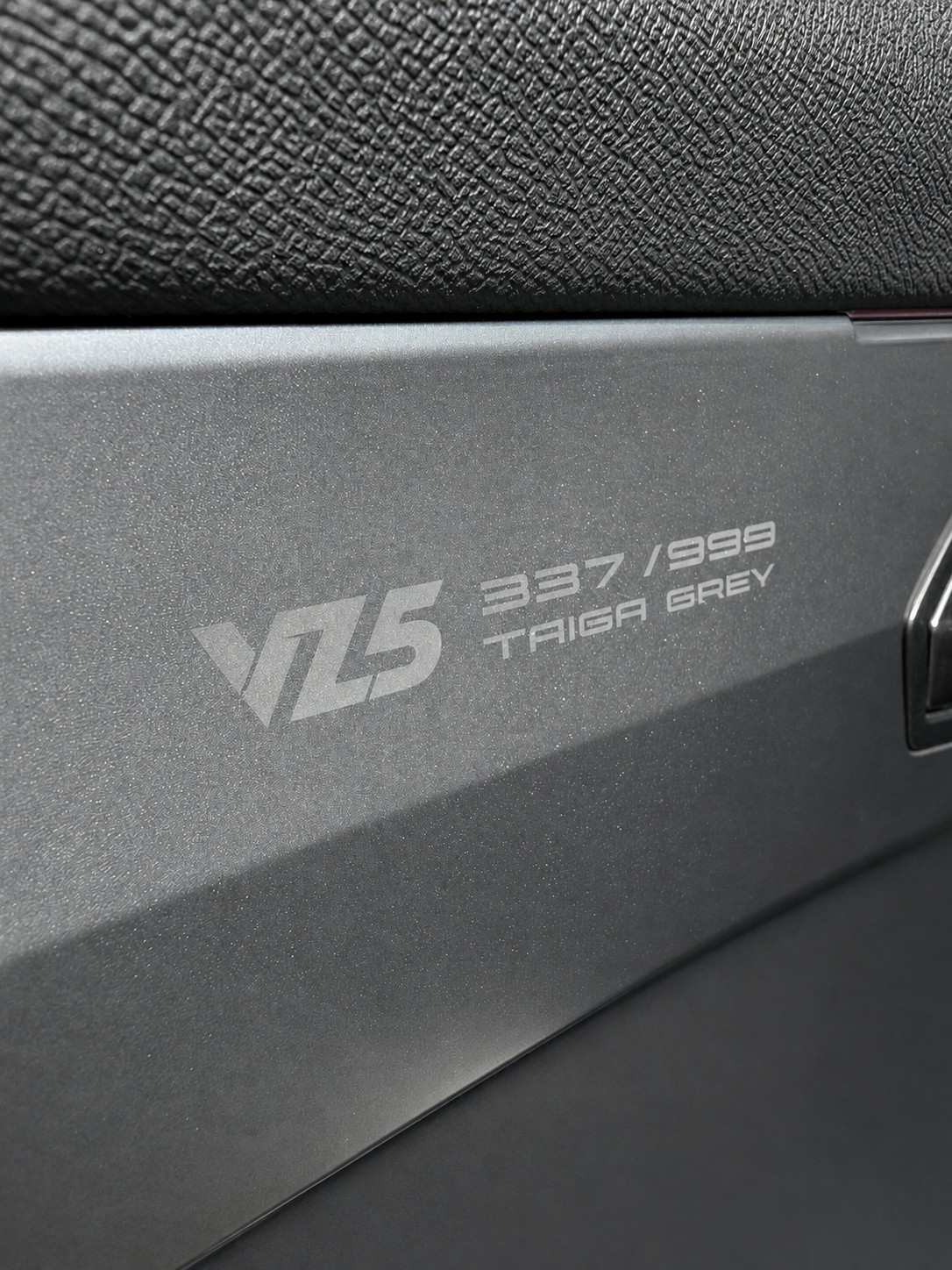 CUPRA 2.5 TSI VZ5 Taiga Grey 4Drive DSG-image-8