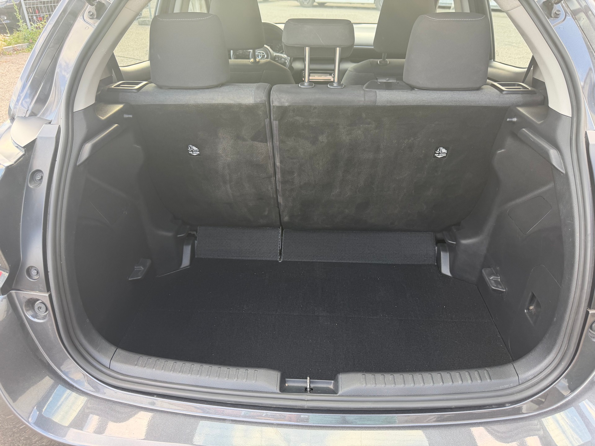 TOYOTA Yaris 1.5 Comfort e-CVT-image-4