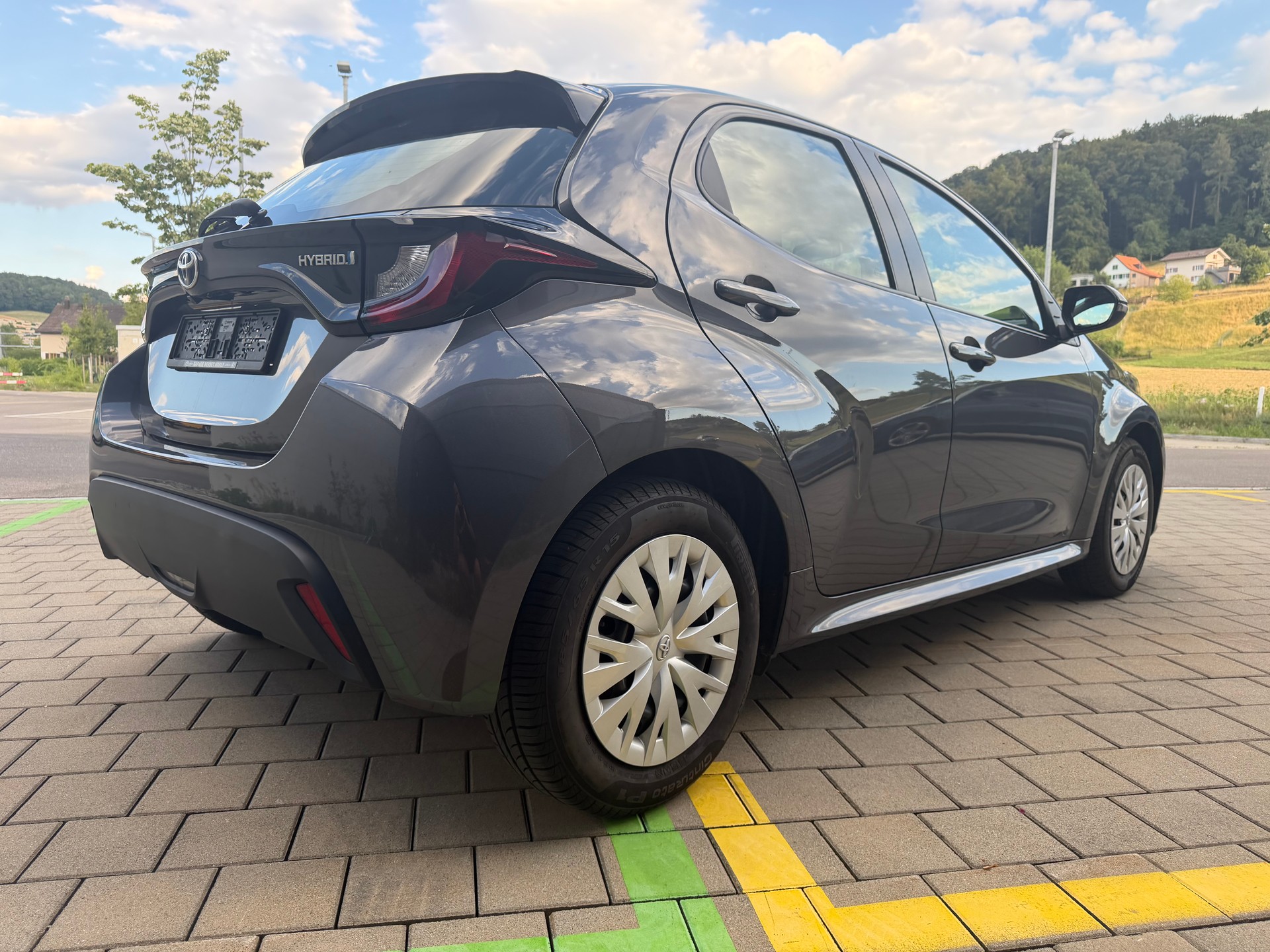 TOYOTA Yaris 1.5 Comfort e-CVT-image-7