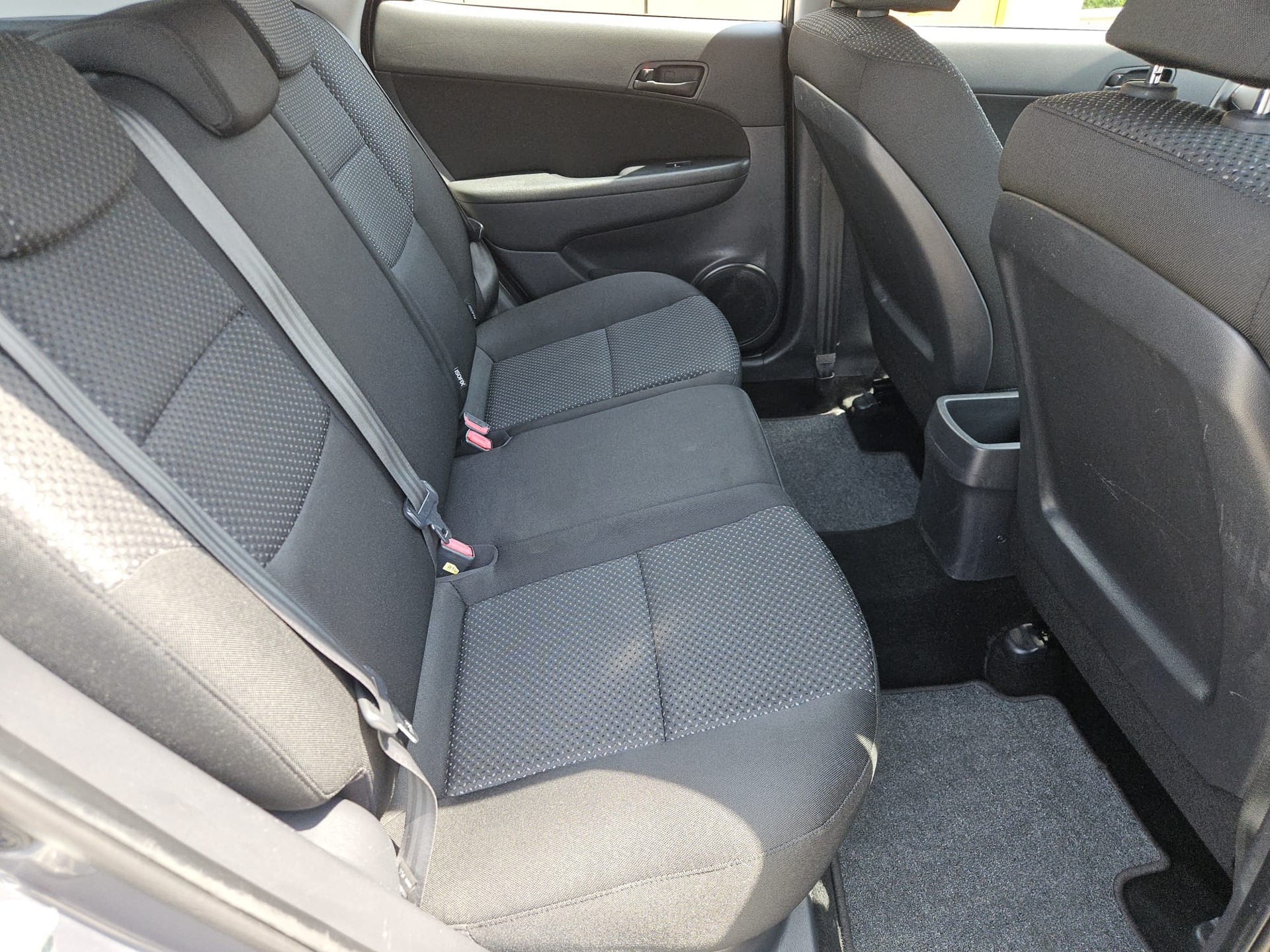 HYUNDAI i30 1.4 Comfort-image-8