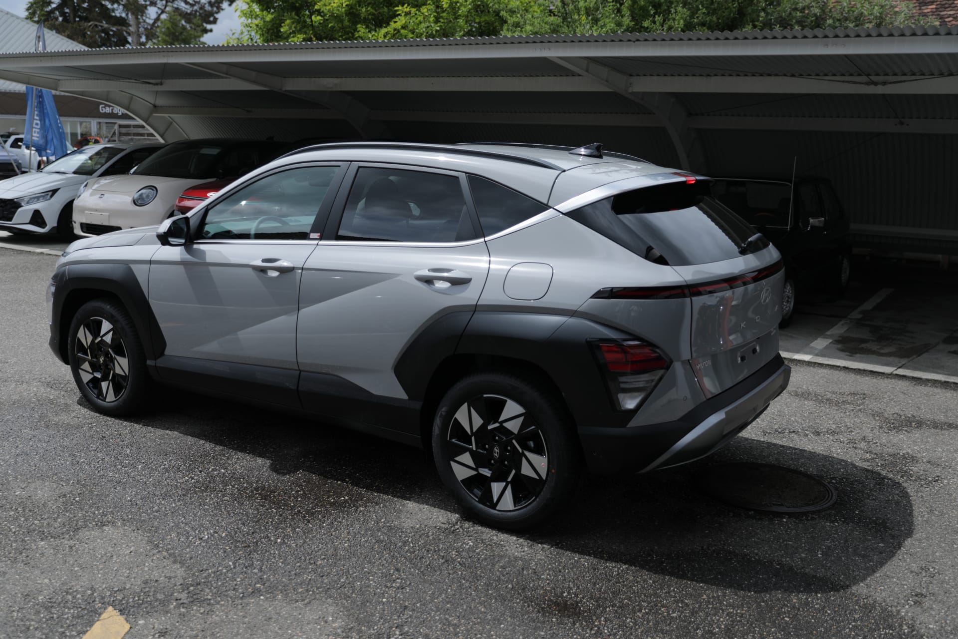 HYUNDAI Kona 1.6 GDi HEV Amplia DCT-showroom-element-3