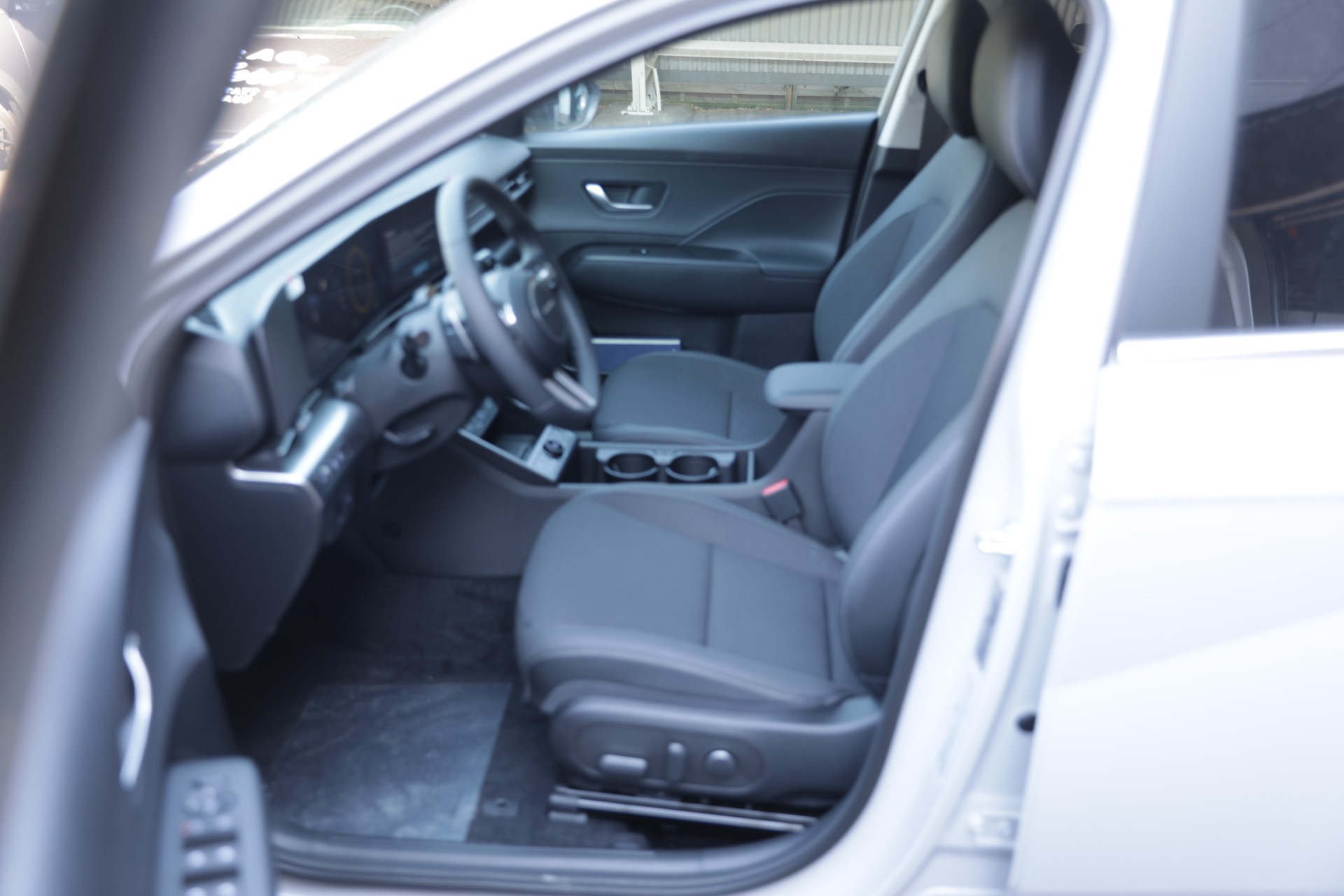 HYUNDAI Kona 1.6 GDi HEV Amplia DCT-image-11