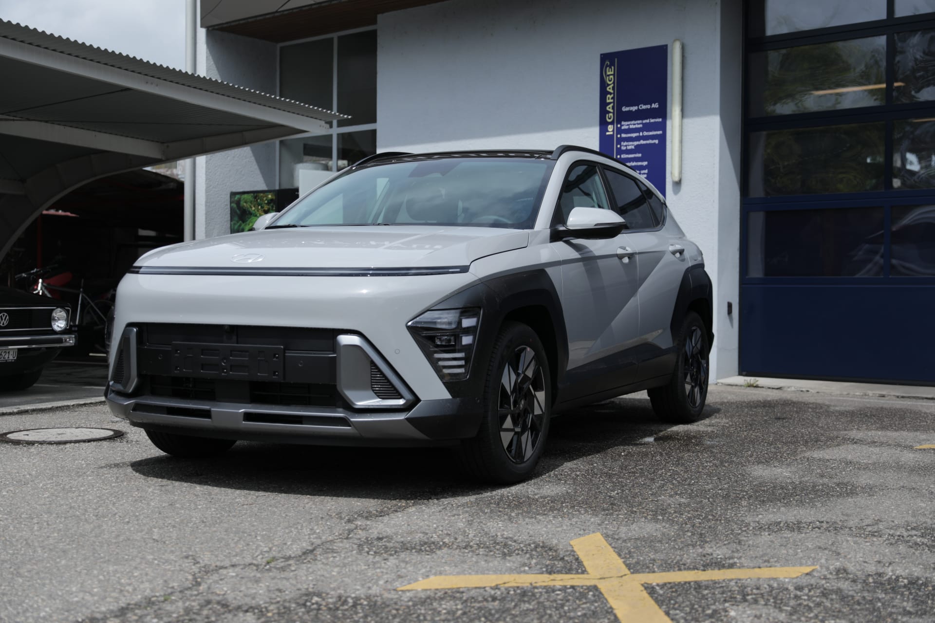 HYUNDAI Kona 1.6 GDi HEV Amplia DCT-showroom-element-1