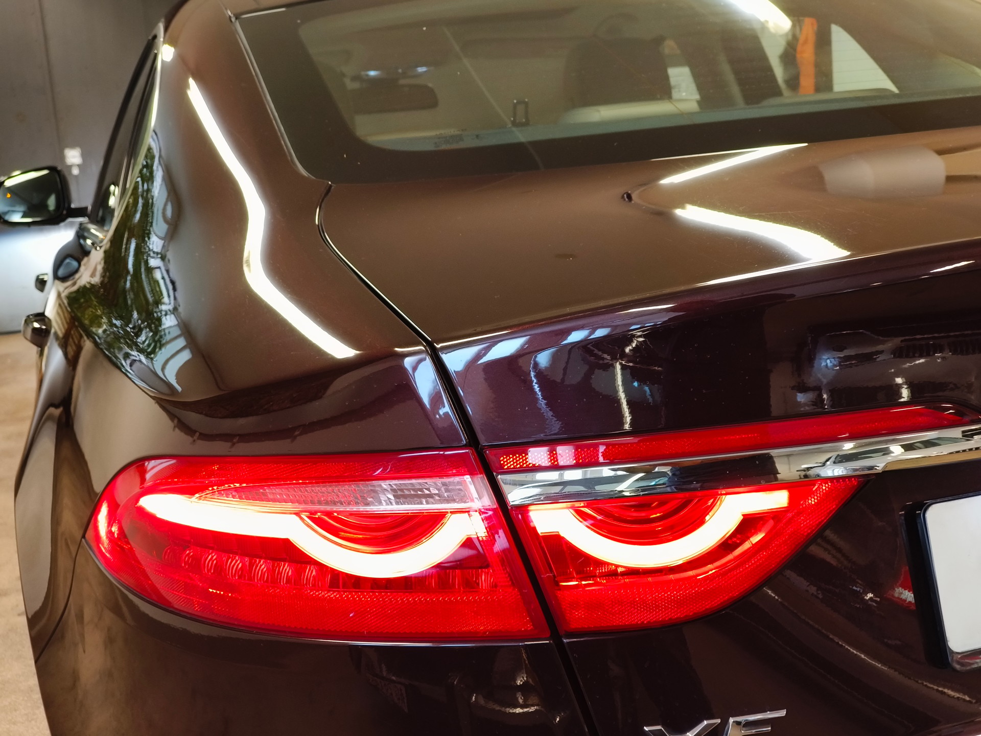 JAGUAR XF 25d Portfolio AWD Automatic-image-11