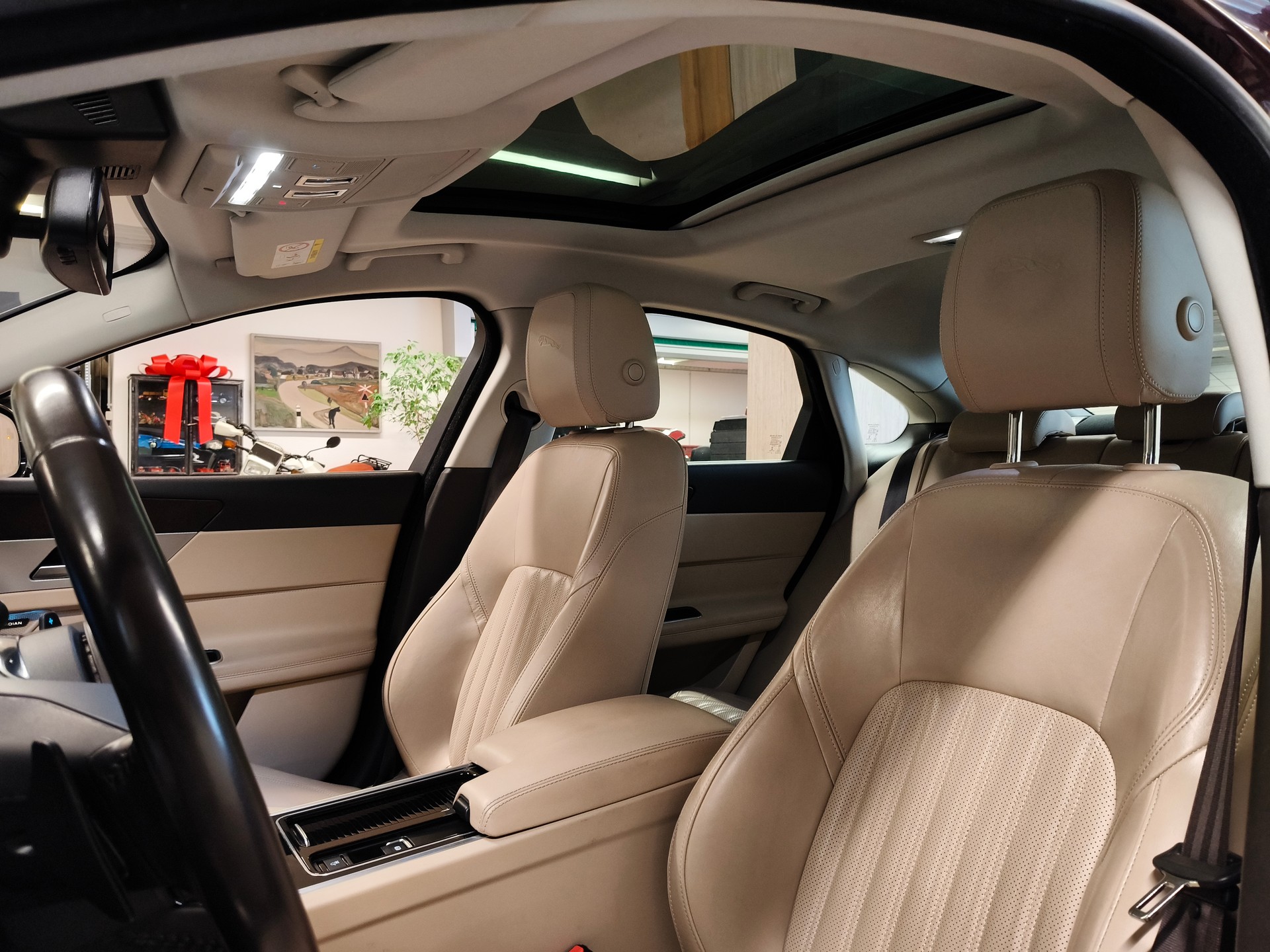 JAGUAR XF 25d Portfolio AWD Automatic-image-19