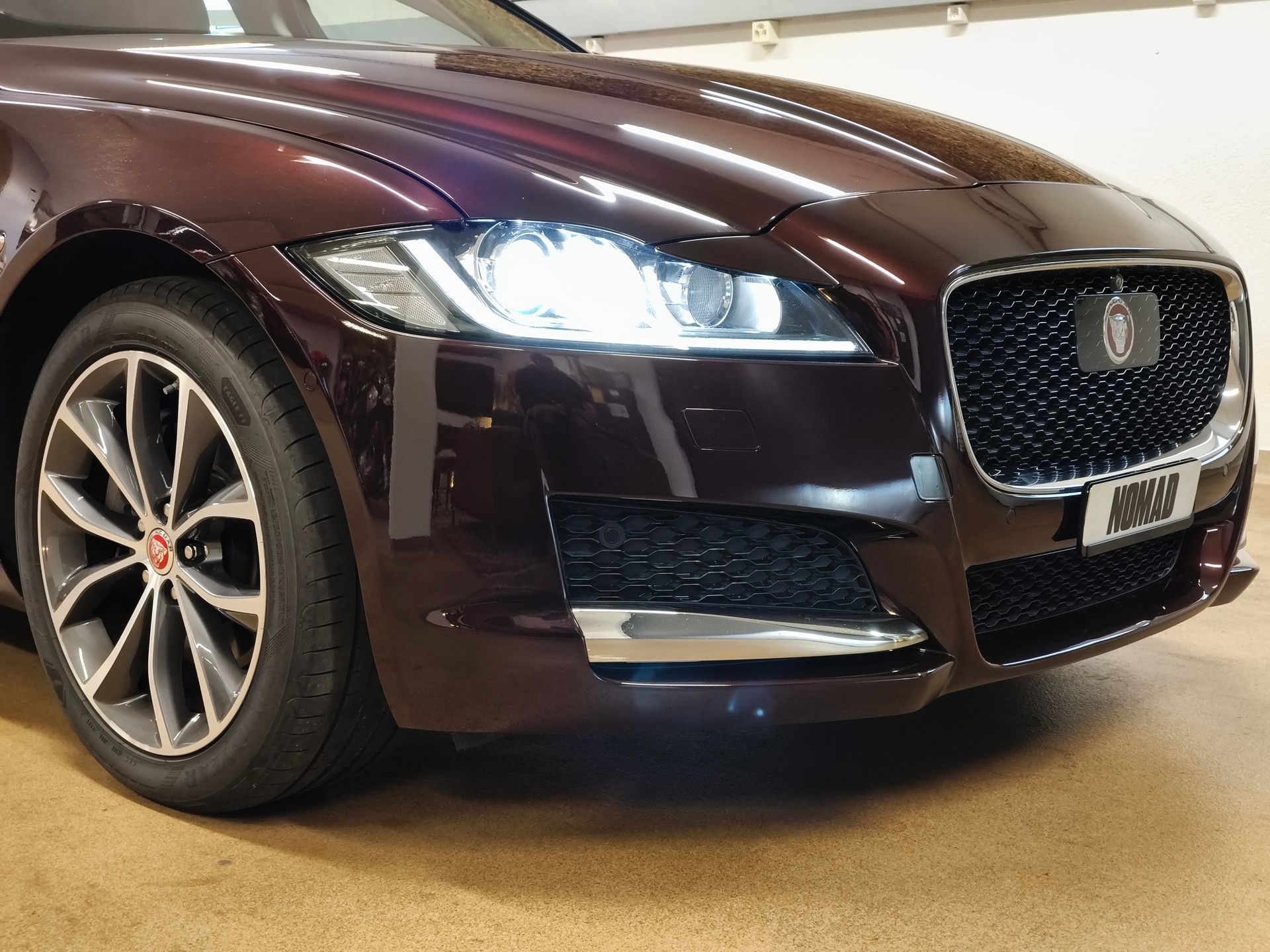 JAGUAR XF 25d Portfolio AWD Automatic-image-7