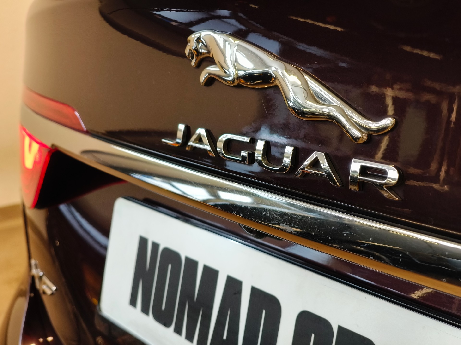 JAGUAR XF 25d Portfolio AWD Automatic-image-13
