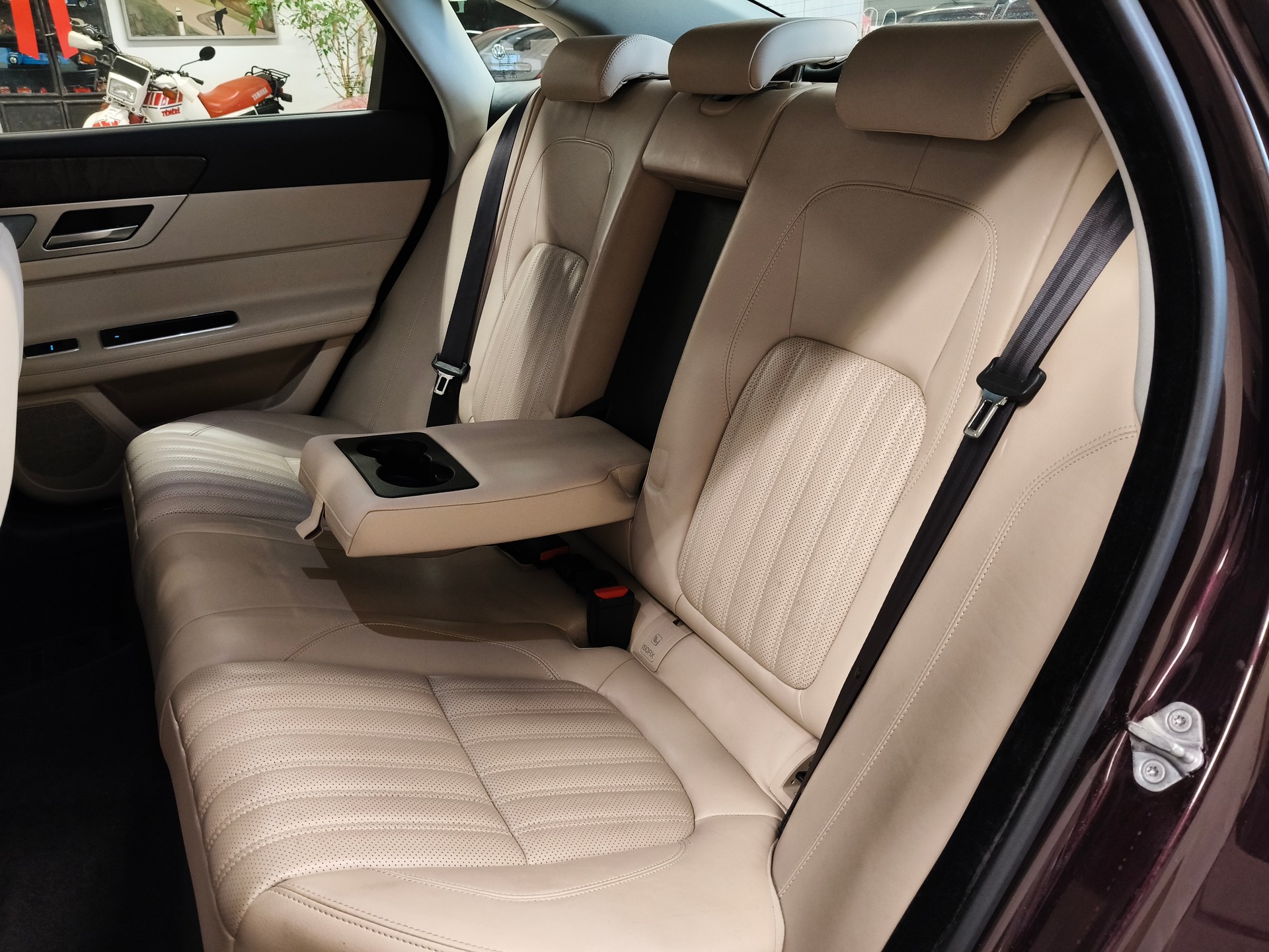 JAGUAR XF 25d Portfolio AWD Automatic-image-20