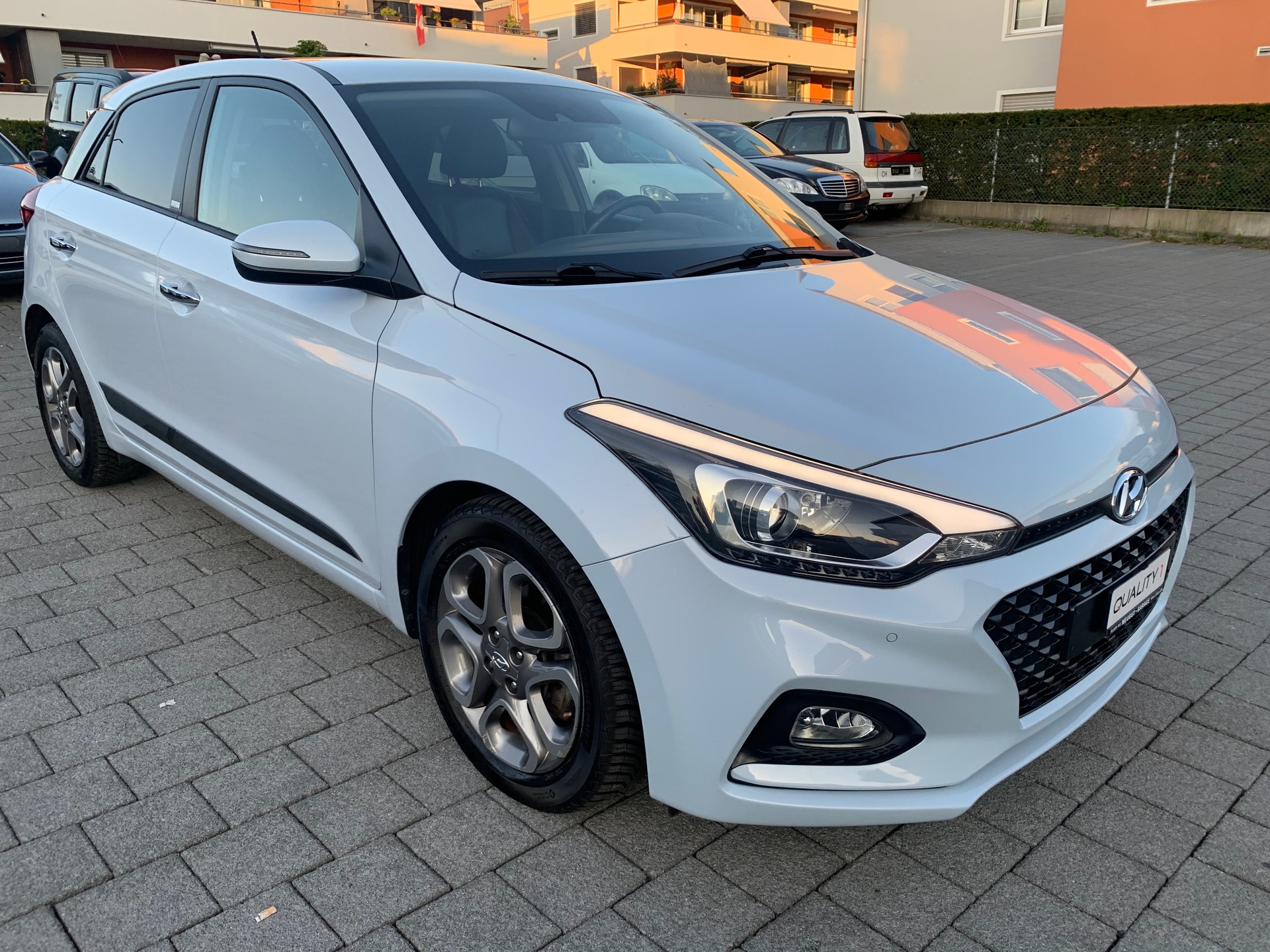 HYUNDAI i20 Active 1.0 T-GDi Vertex DCT-image-1