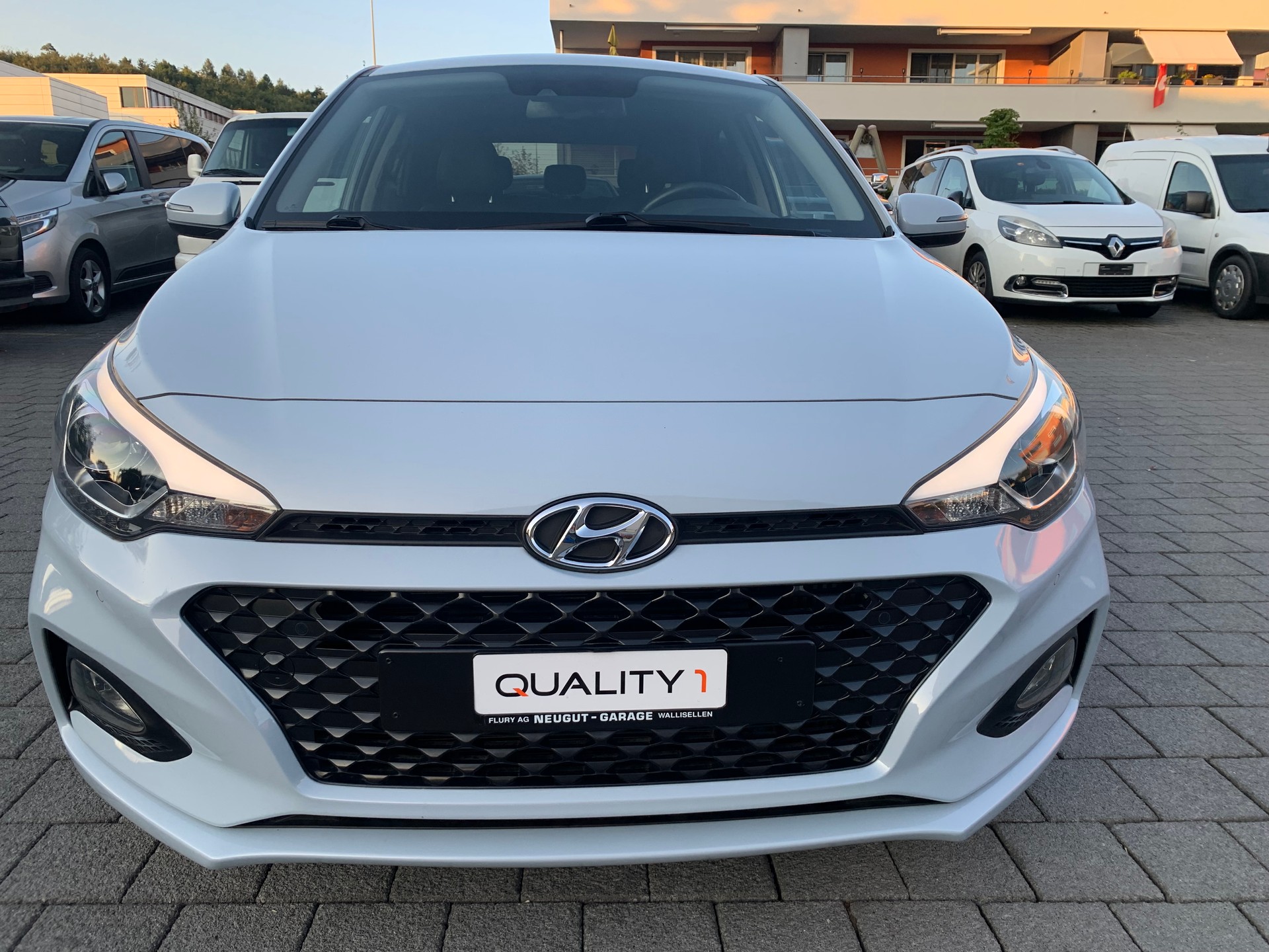 HYUNDAI i20 Active 1.0 T-GDi Vertex DCT-image-4