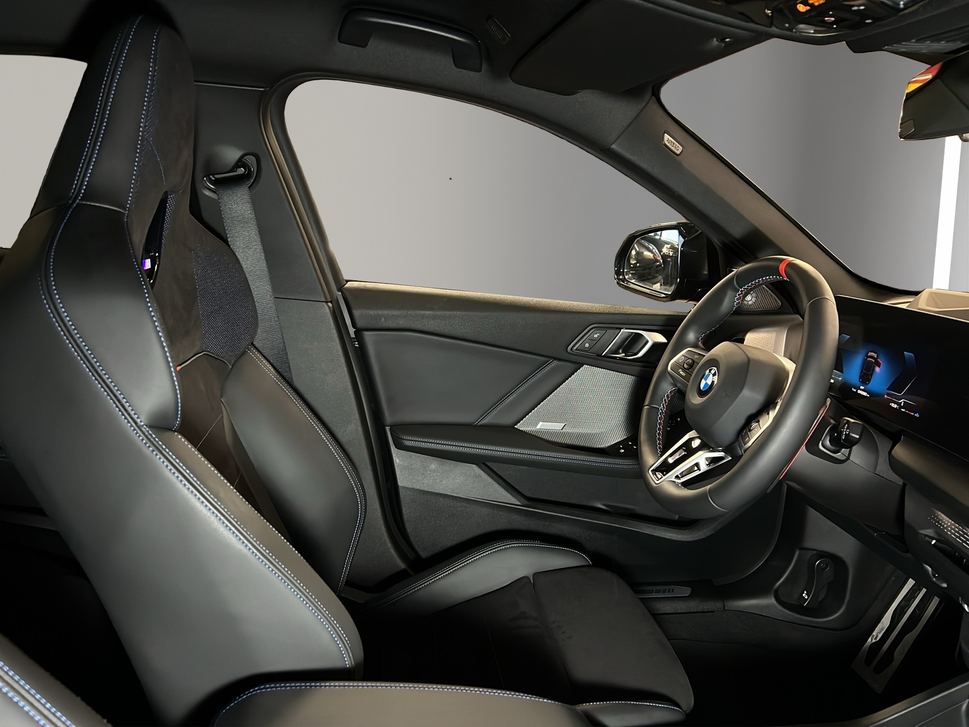 BMW M135 xDrive-image-6