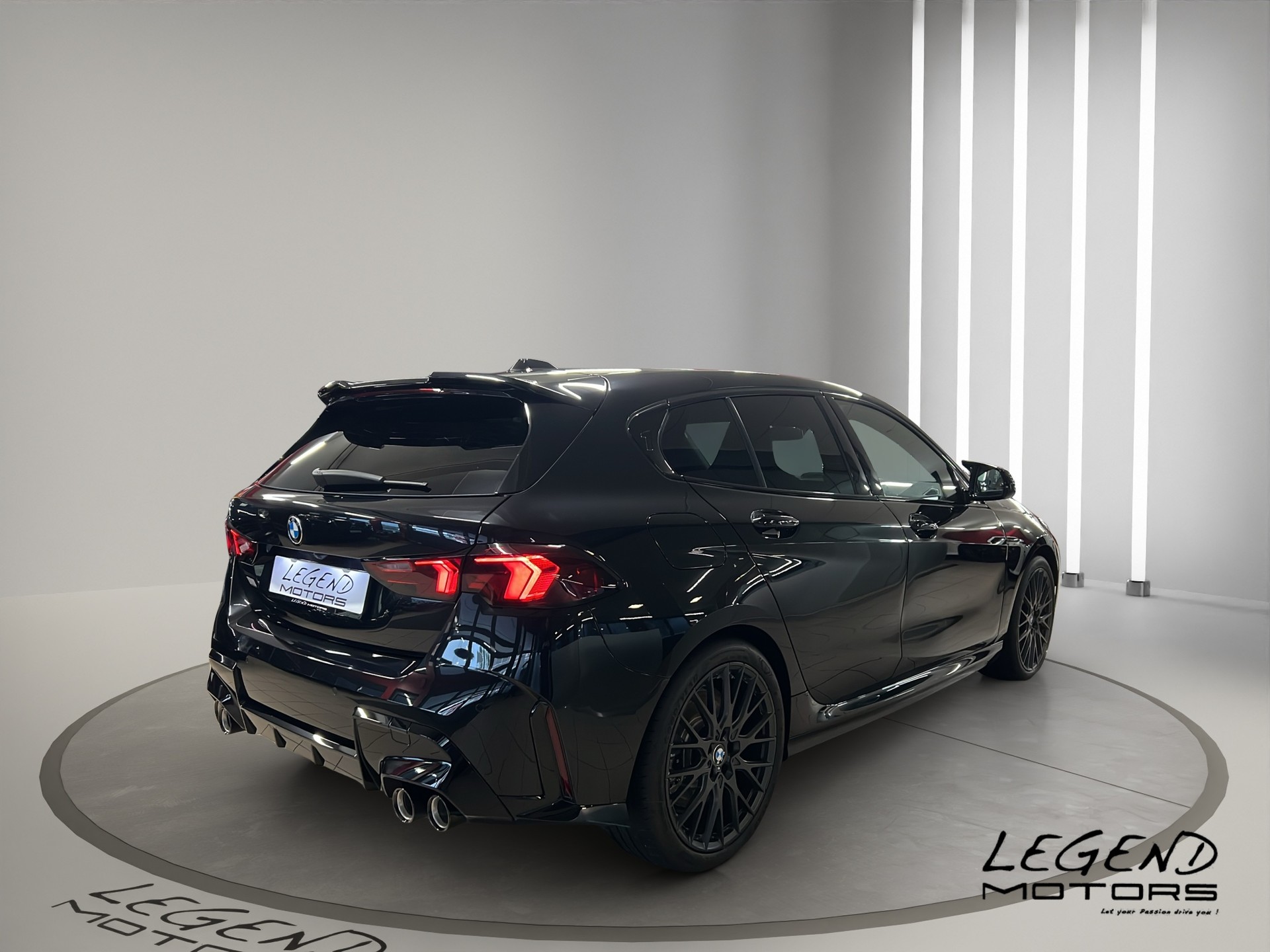 BMW M135 xDrive-image-5