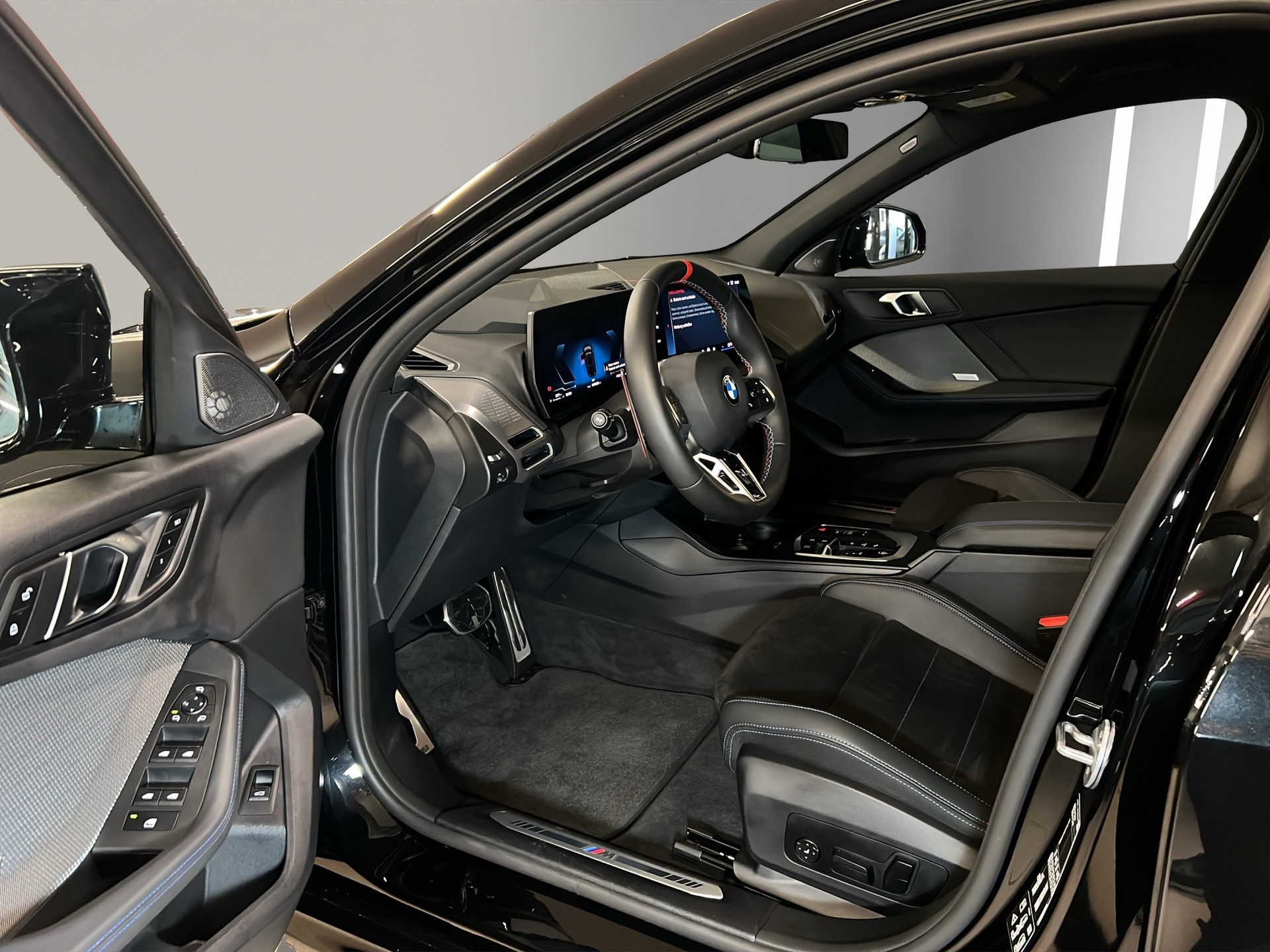 BMW M135 xDrive-image-7