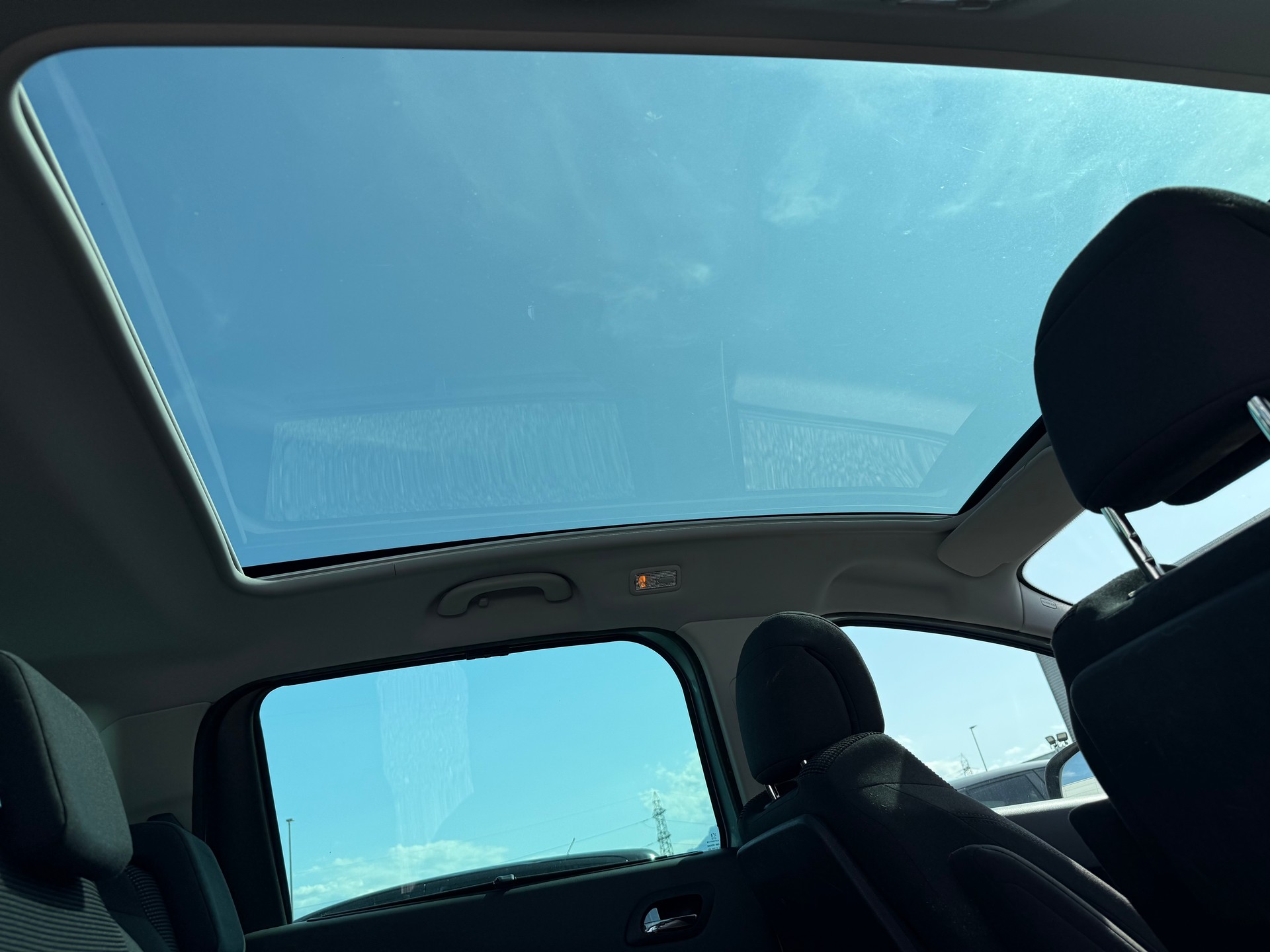 PEUGEOT 5008 1.6 16V T Family-image-8