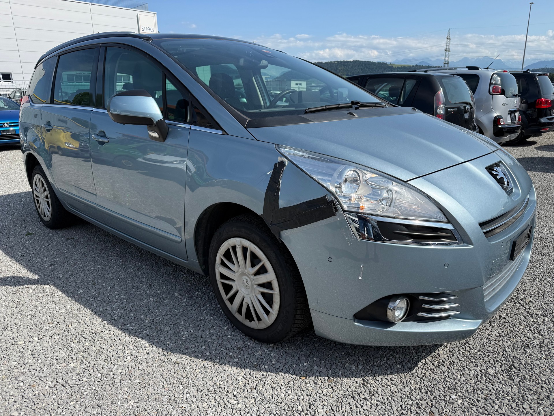 PEUGEOT 5008 1.6 16V T Family-image-5