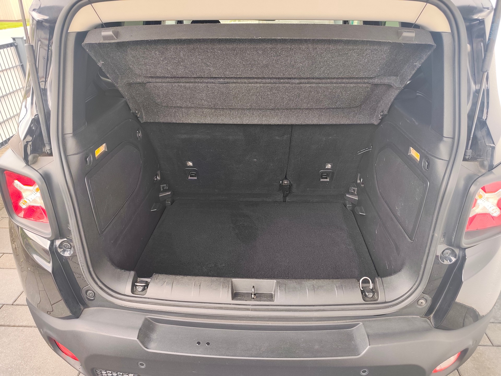 JEEP Renegade 2.0 CRD Longtitude Swiss Edition AWD Frisch ab Service-image-13