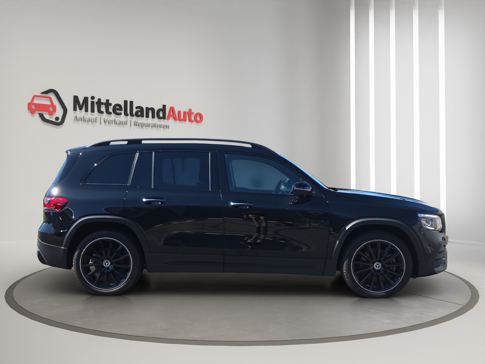 MERCEDES-BENZ GLB 250 4Matic AMG Line 8G-Tronic-image-3