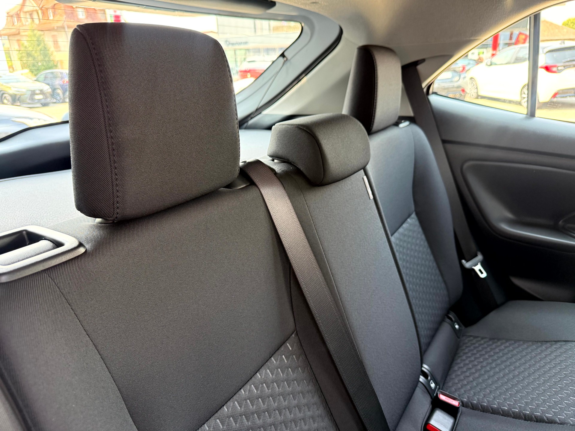 TOYOTA Yaris Cross 1.5 Comfort AWDi e-CVT-image-11