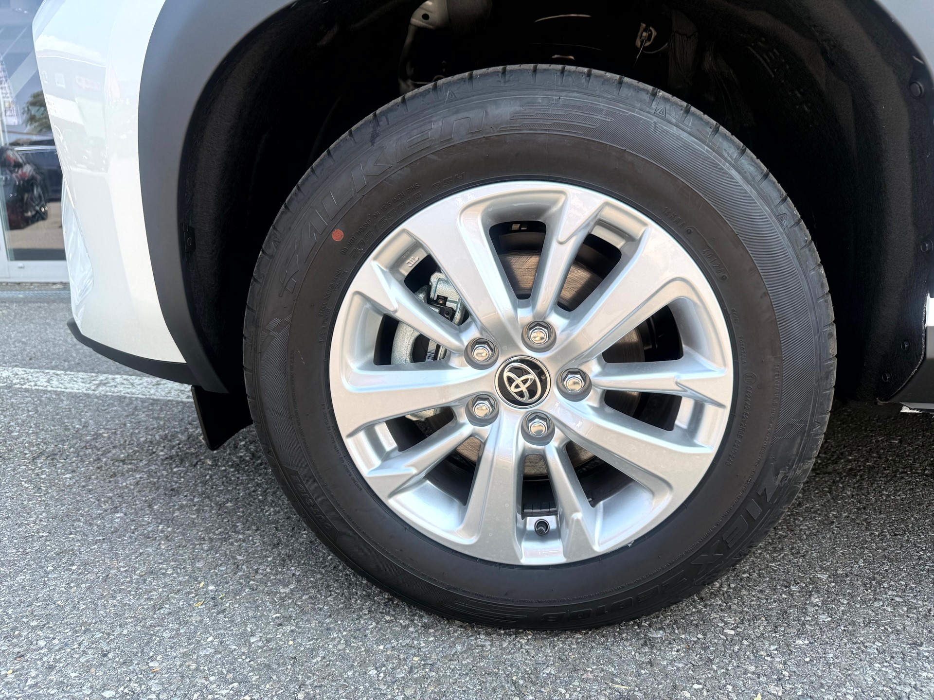 TOYOTA Yaris Cross 1.5 Comfort AWDi e-CVT-image-5