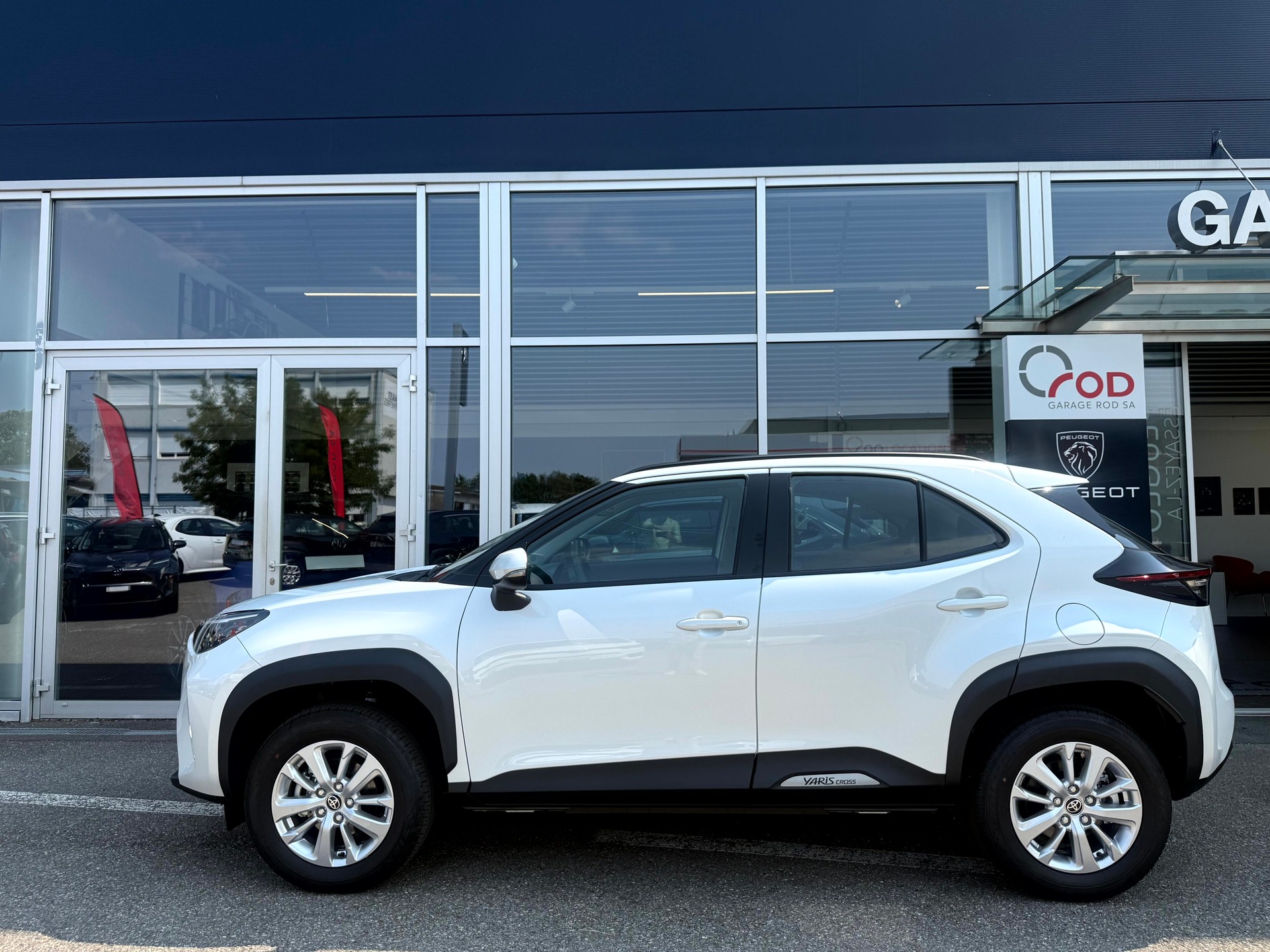 TOYOTA Yaris Cross 1.5 Comfort AWDi e-CVT-image-4