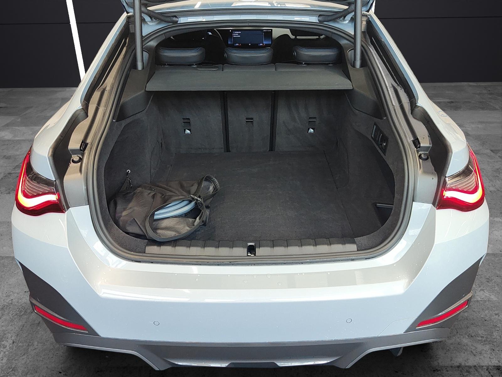 BMW i4 eDrive40-image-15
