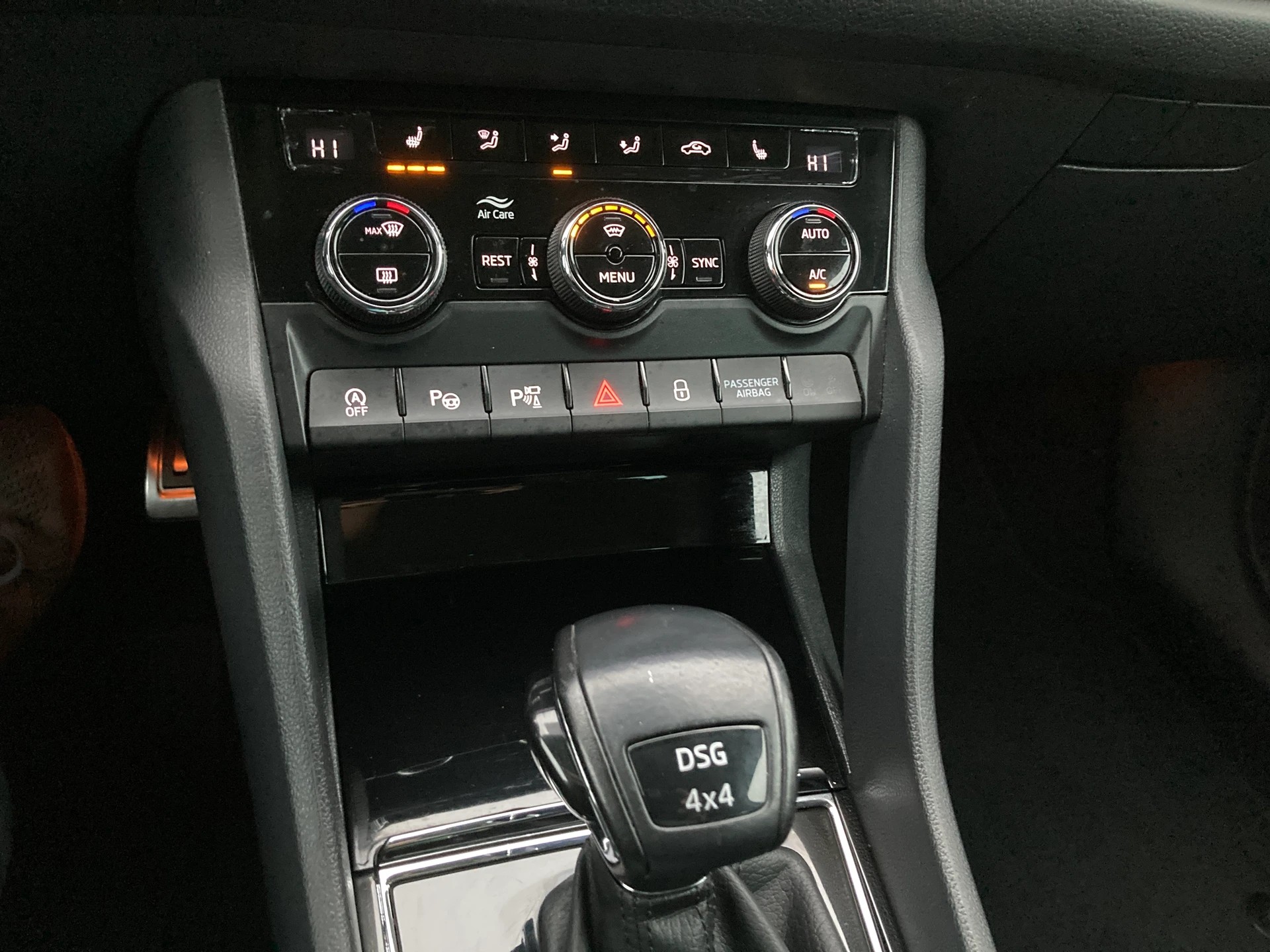 SKODA Kodiaq 2.0 TDI SCR Style 4x4 DSG-image-11