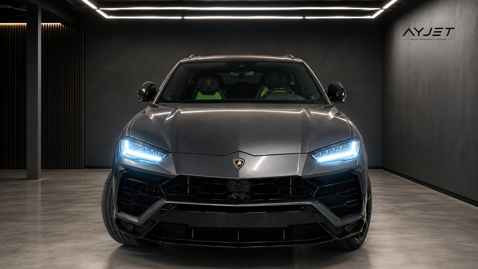 LAMBORGHINI Urus E-Gear-showroom-element-2