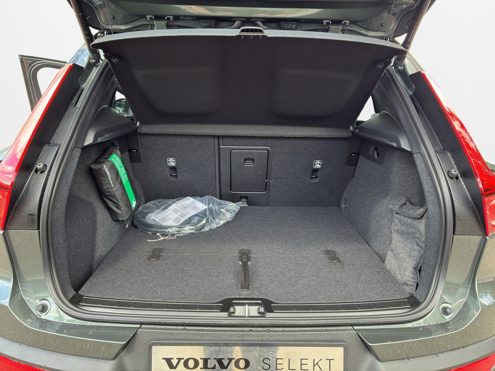 VOLVO EX40 Twin XCENTRIC Edition AWD-image-14