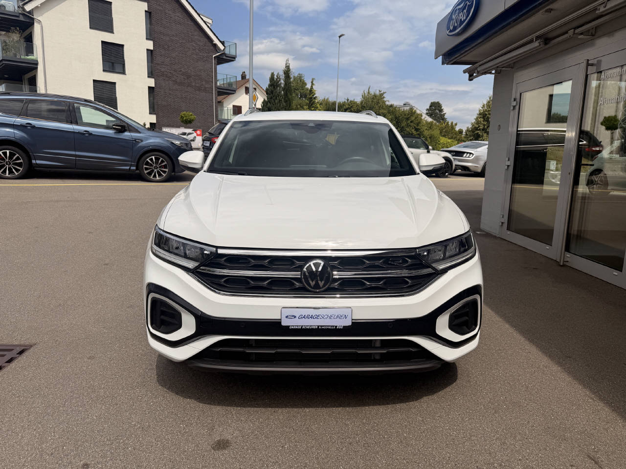 VW T-Roc 2.0 TSI R-Line DSG 4motion-image-1