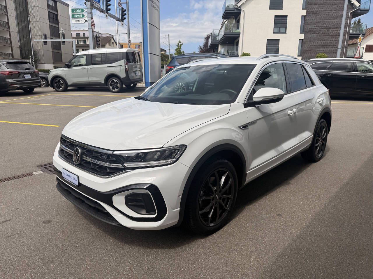 VW T-Roc 2.0 TSI R-Line DSG 4motion-image-2