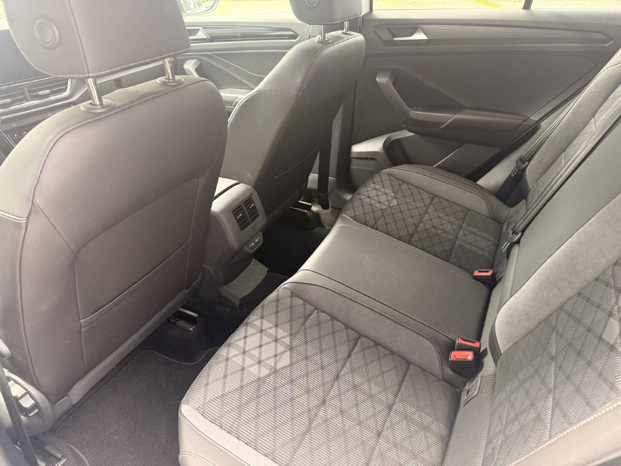 VW T-Roc 2.0 TSI R-Line DSG 4motion-image-8