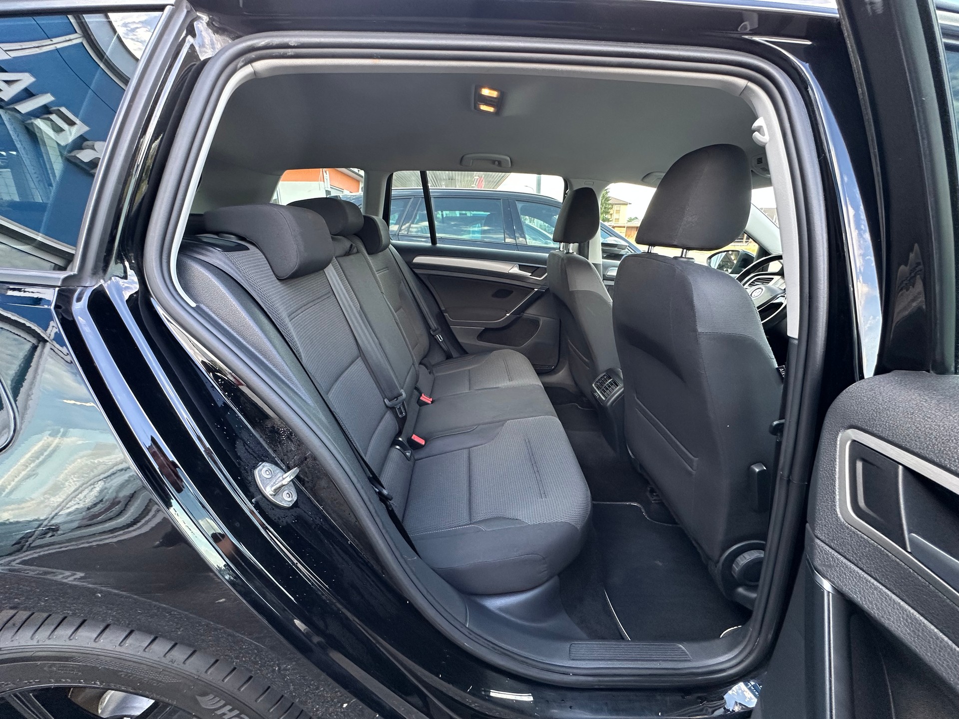 VW Golf 1.4 TSI Start-image-7