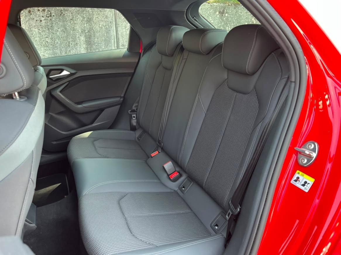 AUDI A1 Sportback 40 TFSI S Line S-tronic-image-10